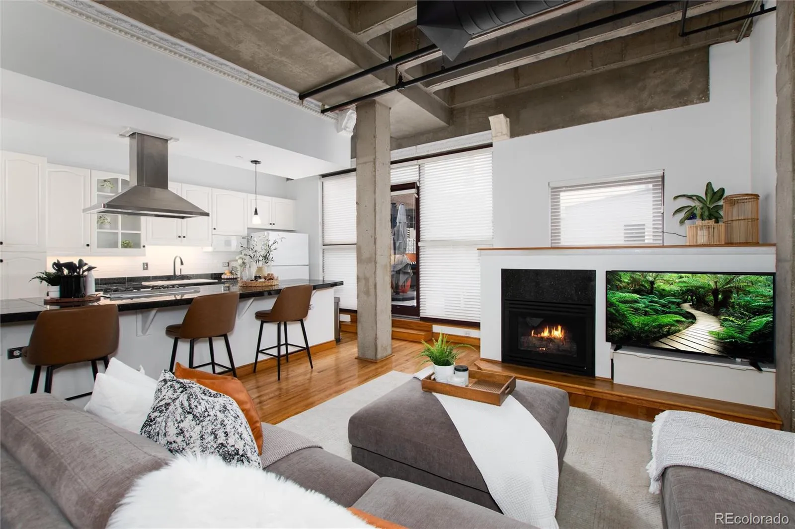 04212026193457 1600 1