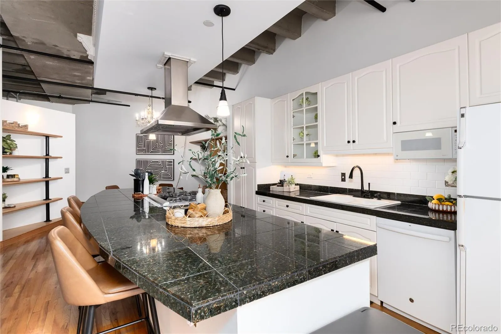 04212026193457 1600 14