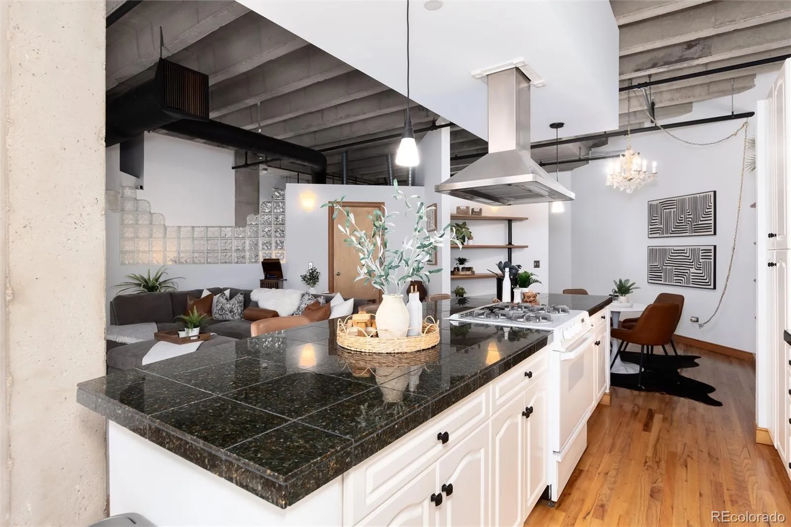 04212026193457 1600 15