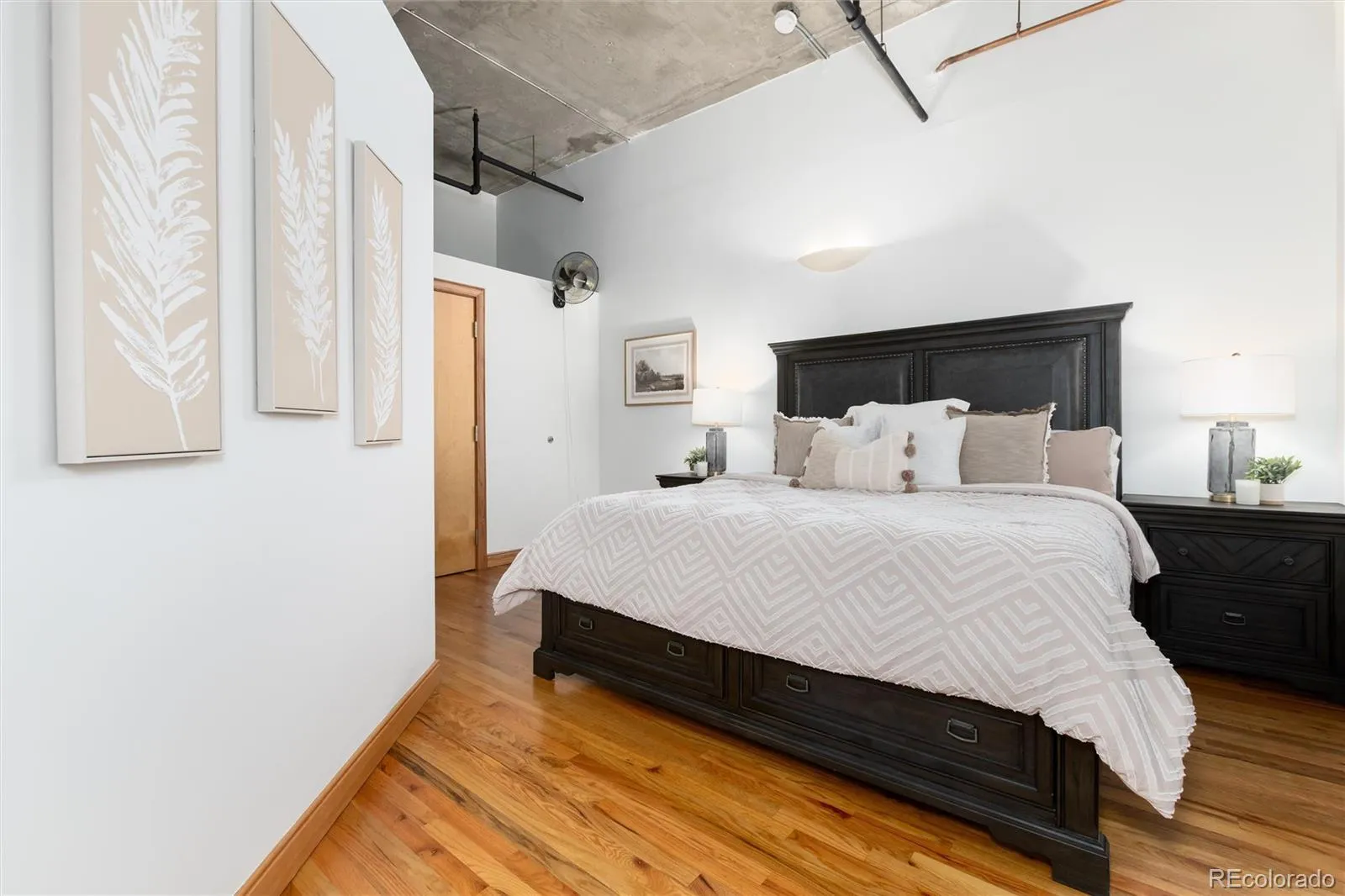 04212026193457 1600 24