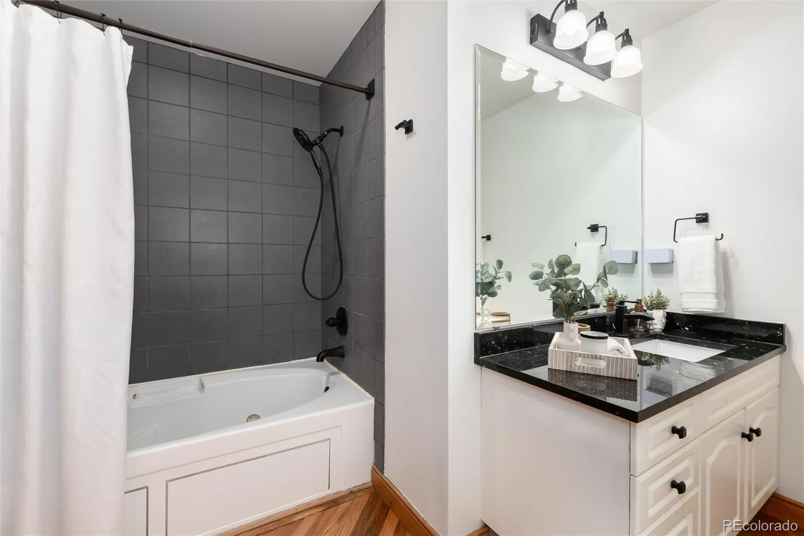 04212026193457 1600 26