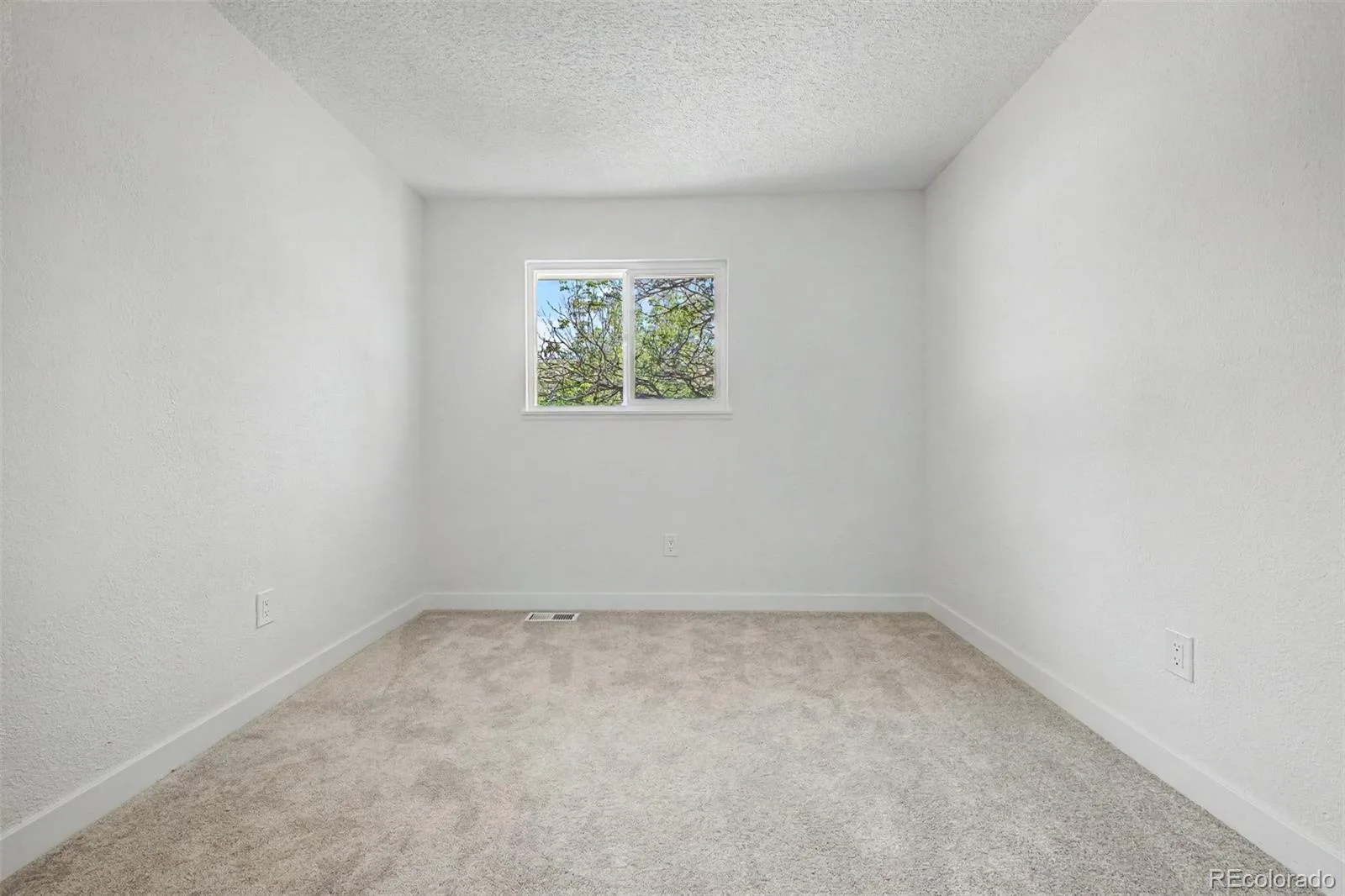 1768 Laredo Street Aurora CO 80011 MLS #REC7167737 06112026174620 1600 12
