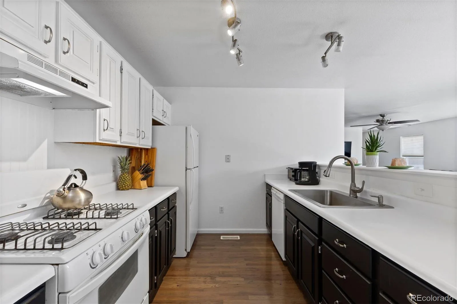 23317 E Saratoga Circle Aurora CO 80016 | MLS #REC7171159 06302026220326 1600 14