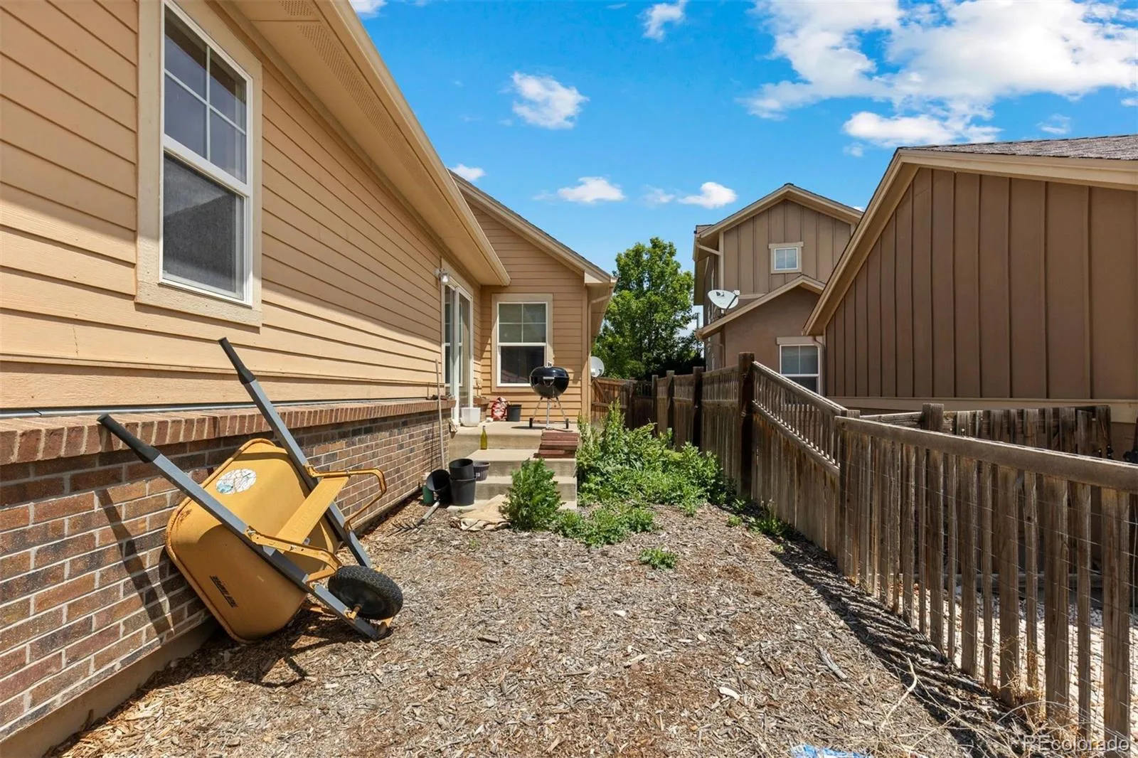 23317 E Saratoga Circle Aurora CO 80016 | MLS #REC7171159 06302026220326 1600 28