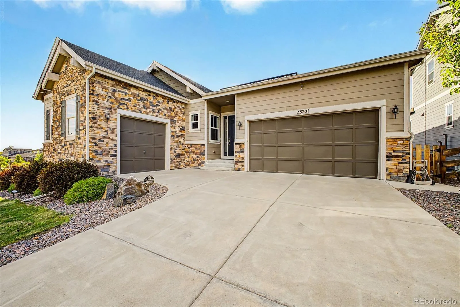 23701 E Calhoun Avenue Aurora CO 80016 MLS #REC7172593 06132026193559 1600 49