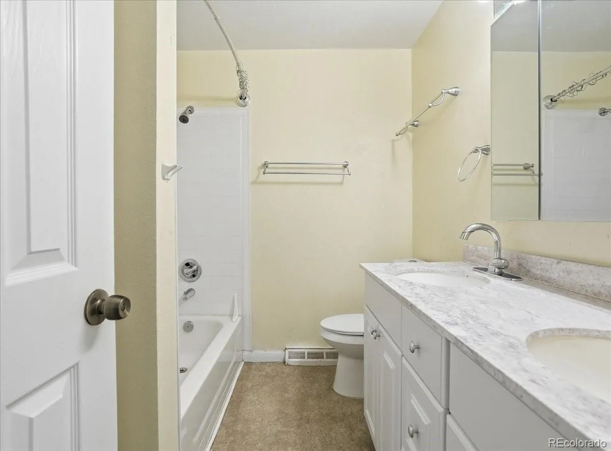 6218 S Cherry Circle Centennial CO 80121 MLS #REC7172775 05032026050640 1200 28