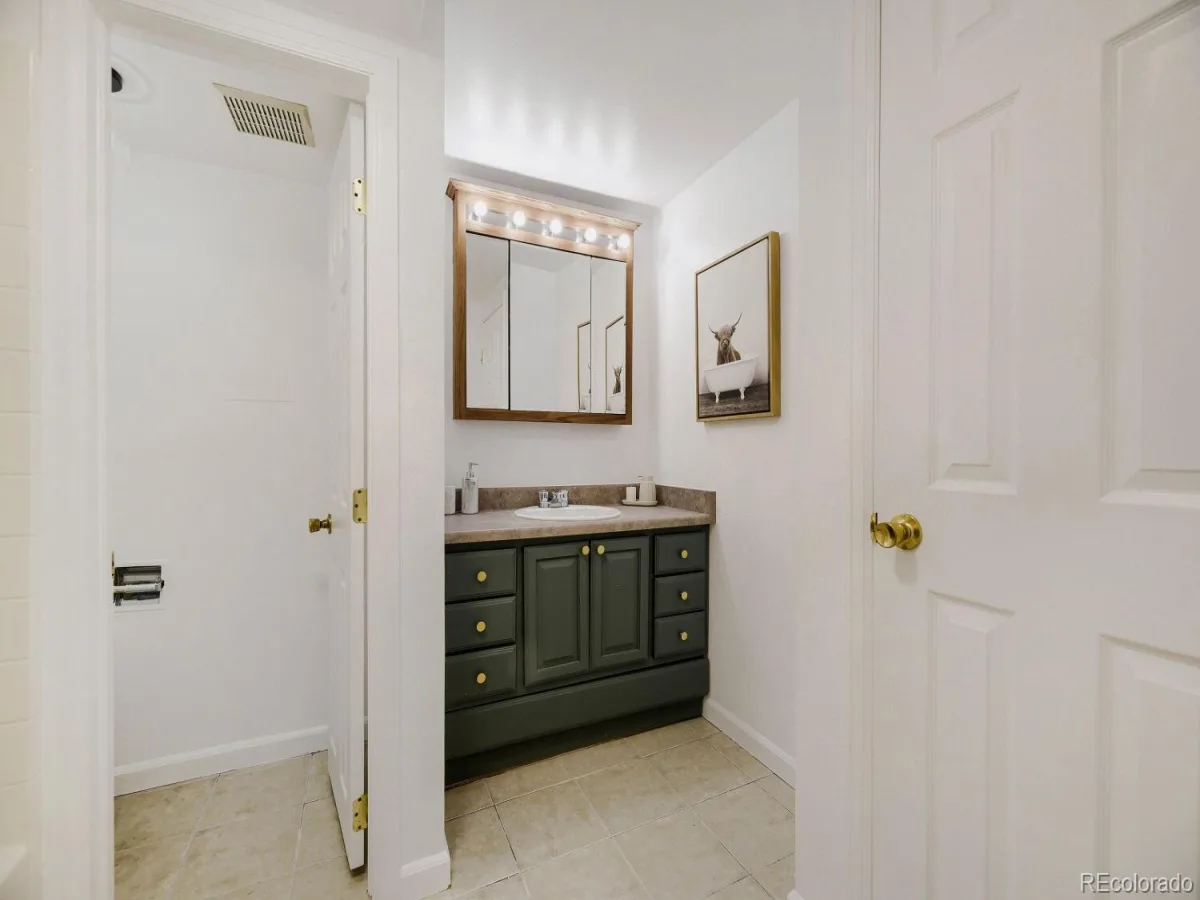 2190 S Holly Street #105 Denver CO 80222 MLS #REC7175623 06132026172527 1200 10