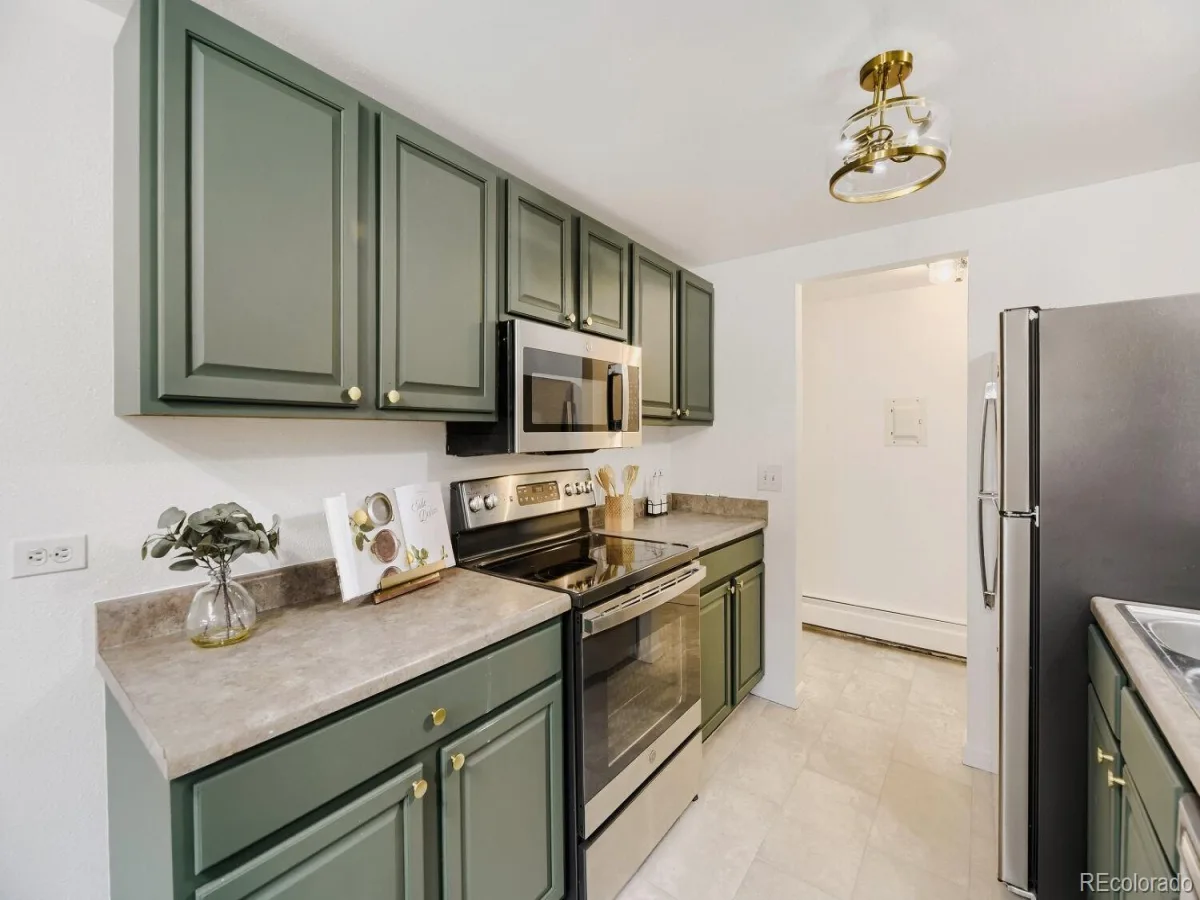 2190 S Holly Street #105 Denver CO 80222 MLS #REC7175623 06132026172527 1200 4