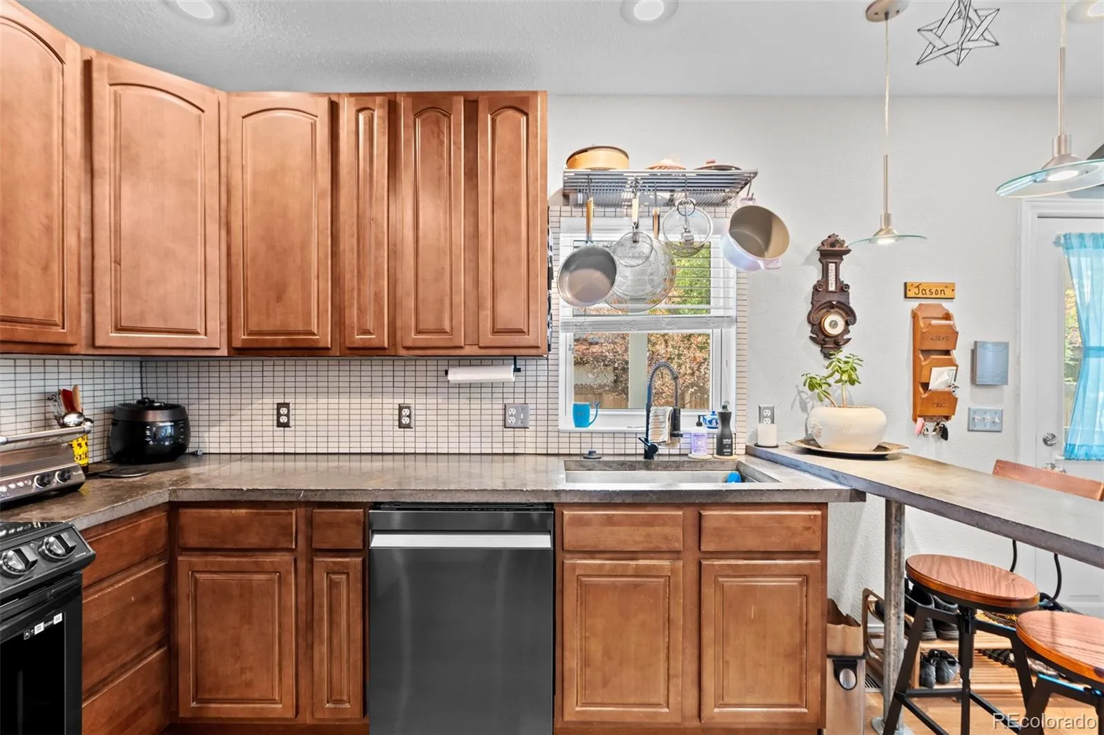 04162026204316 1600 12