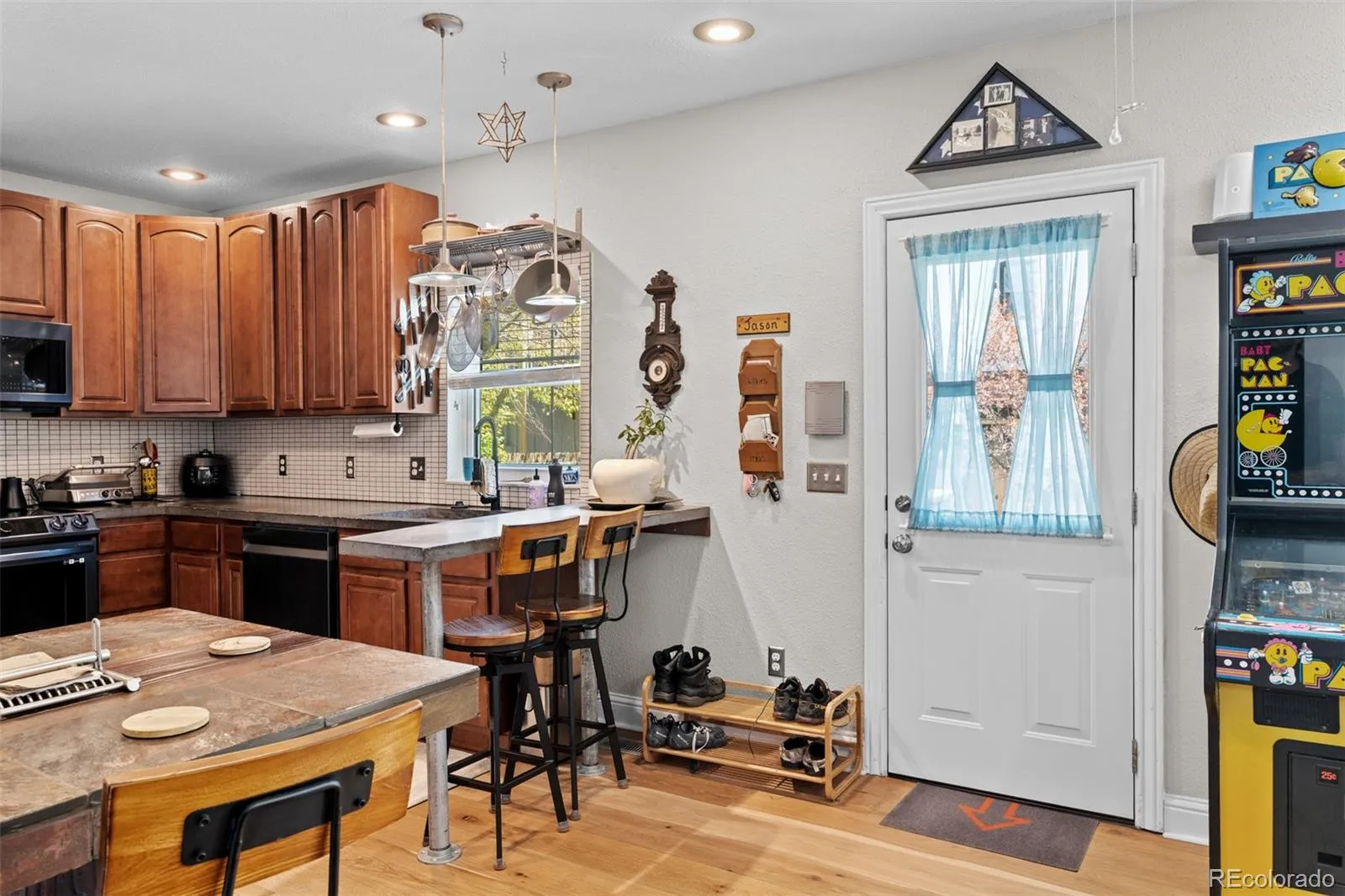 04162026204316 1600 6