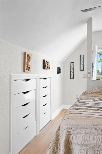 04162026204316 800 22