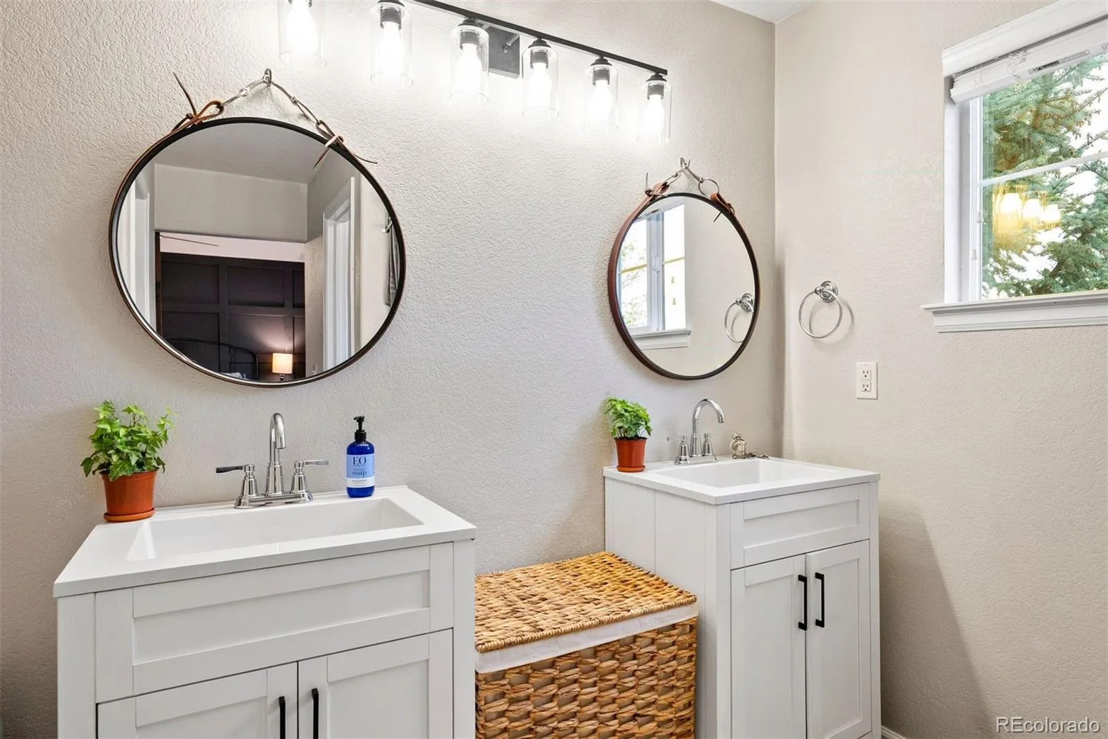 18080 E Orchard Place Aurora CO 80016 MLS #REC7179367 04162026224709 1600 21