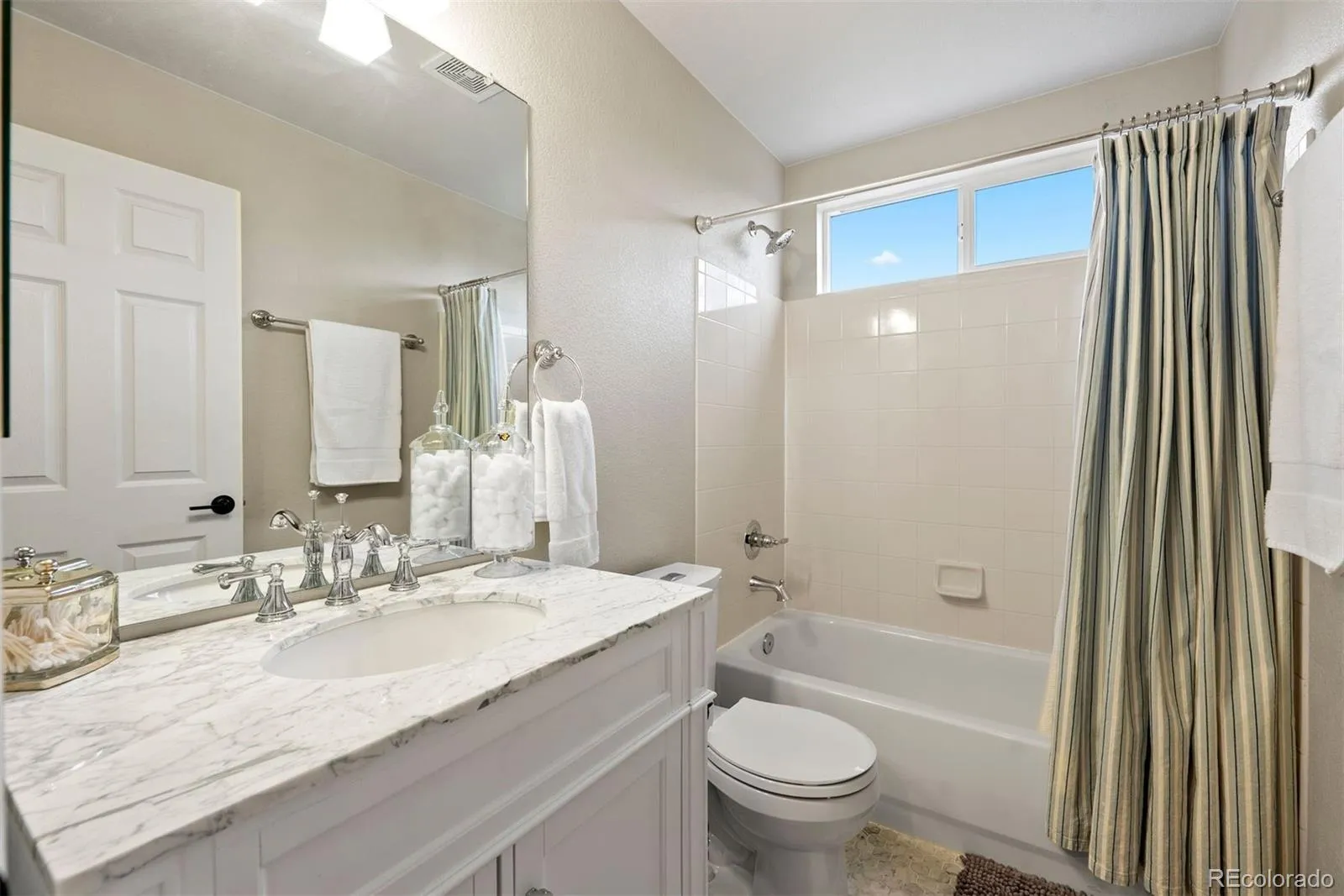 18080 E Orchard Place Aurora CO 80016 MLS #REC7179367 04162026224709 1600 27