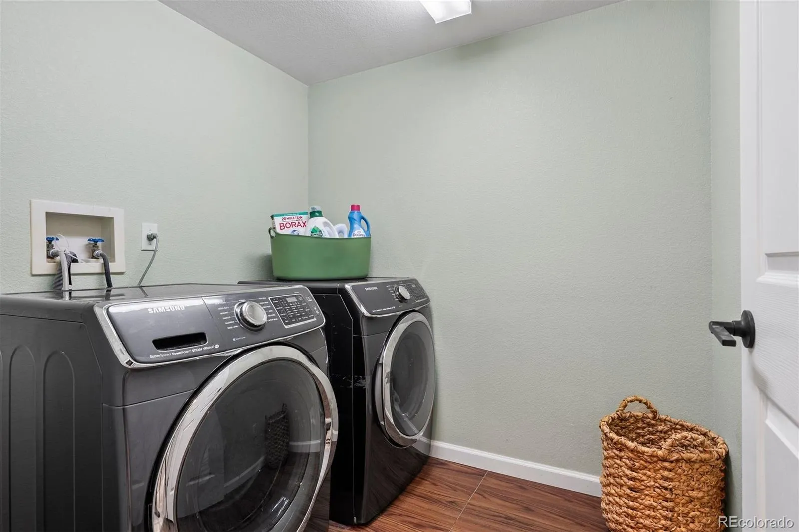 18080 E Orchard Place Aurora CO 80016 MLS #REC7179367 04162026224709 1600 35