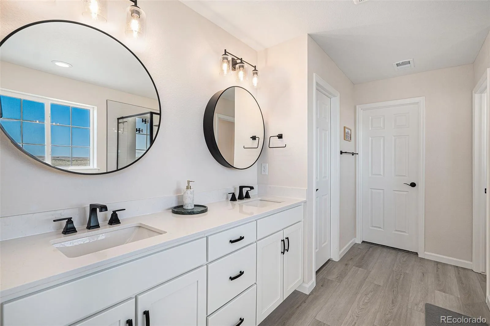 7338 S Yantley Way Aurora CO 80016 MLS #REC7180296 05082026155039 1600 11