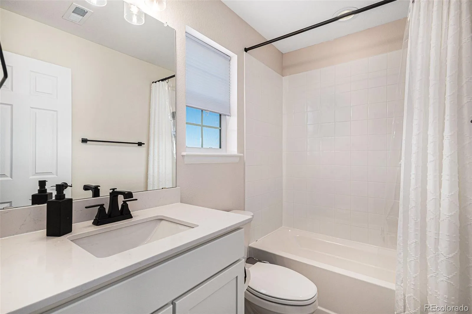 7338 S Yantley Way Aurora CO 80016 MLS #REC7180296 05082026155039 1600 17