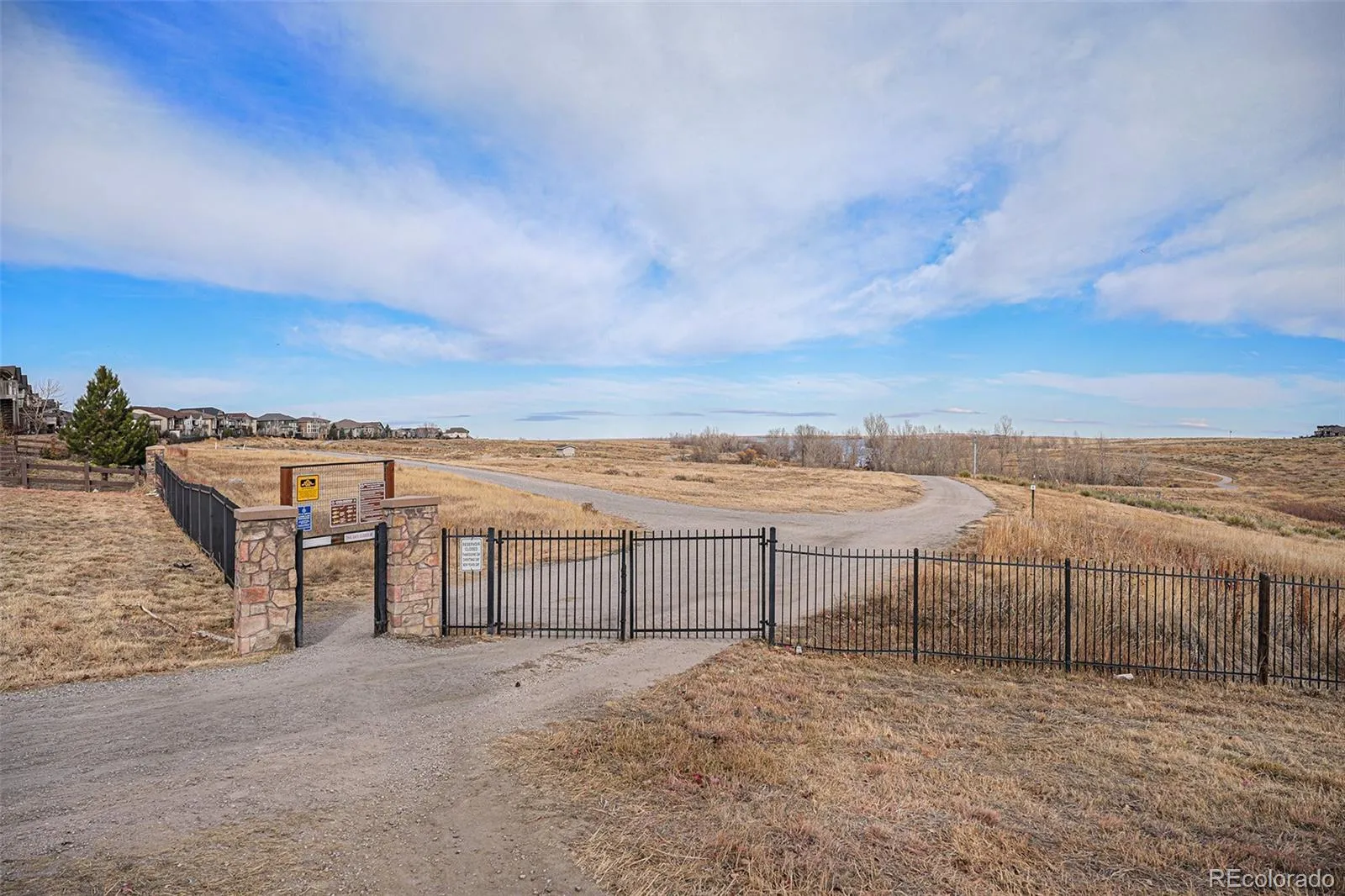 7338 S Yantley Way Aurora CO 80016 MLS #REC7180296 05082026155039 1600 33