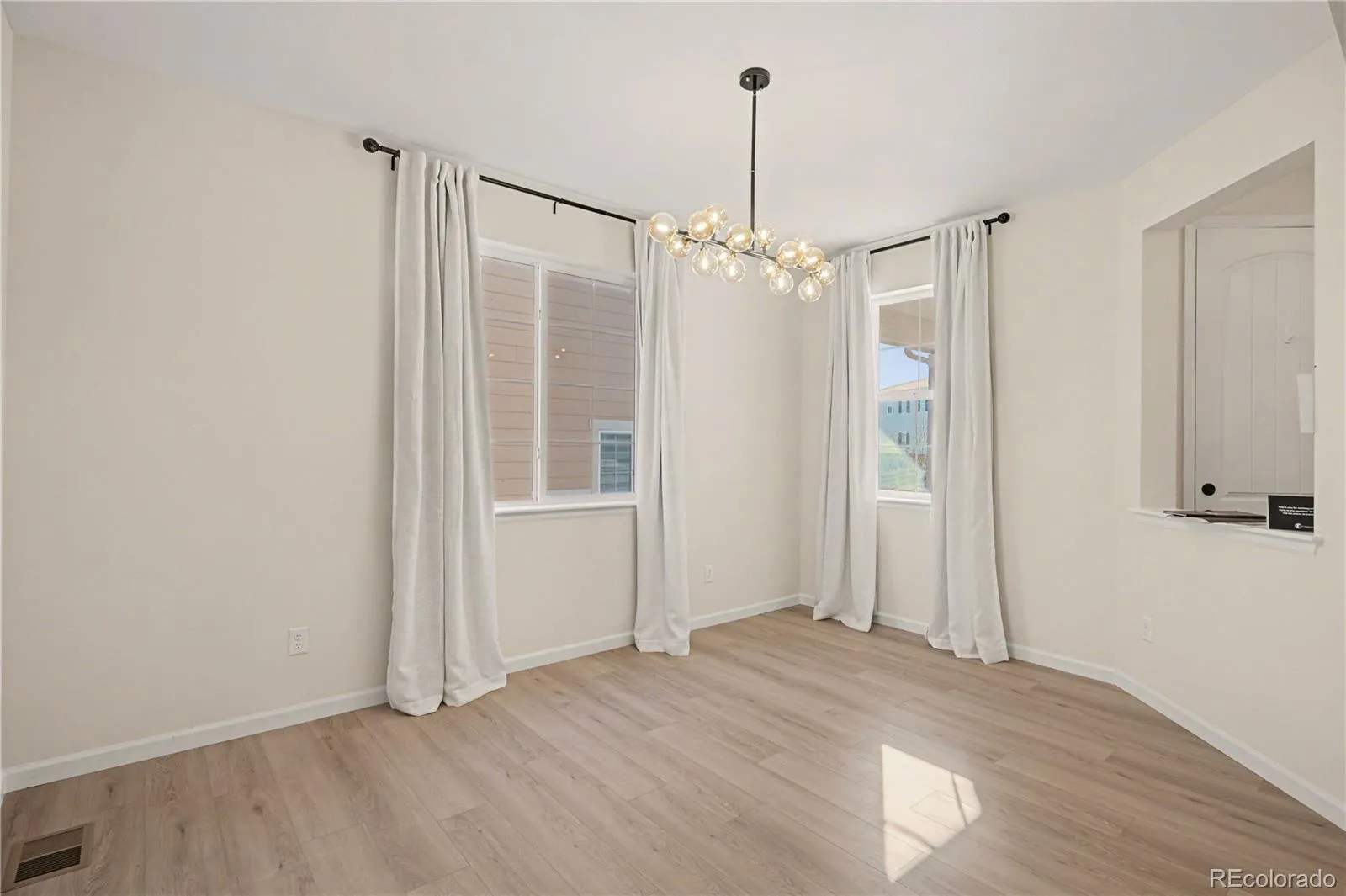 7338 S Yantley Way Aurora CO 80016 MLS #REC7180296 05082026155039 1600 4