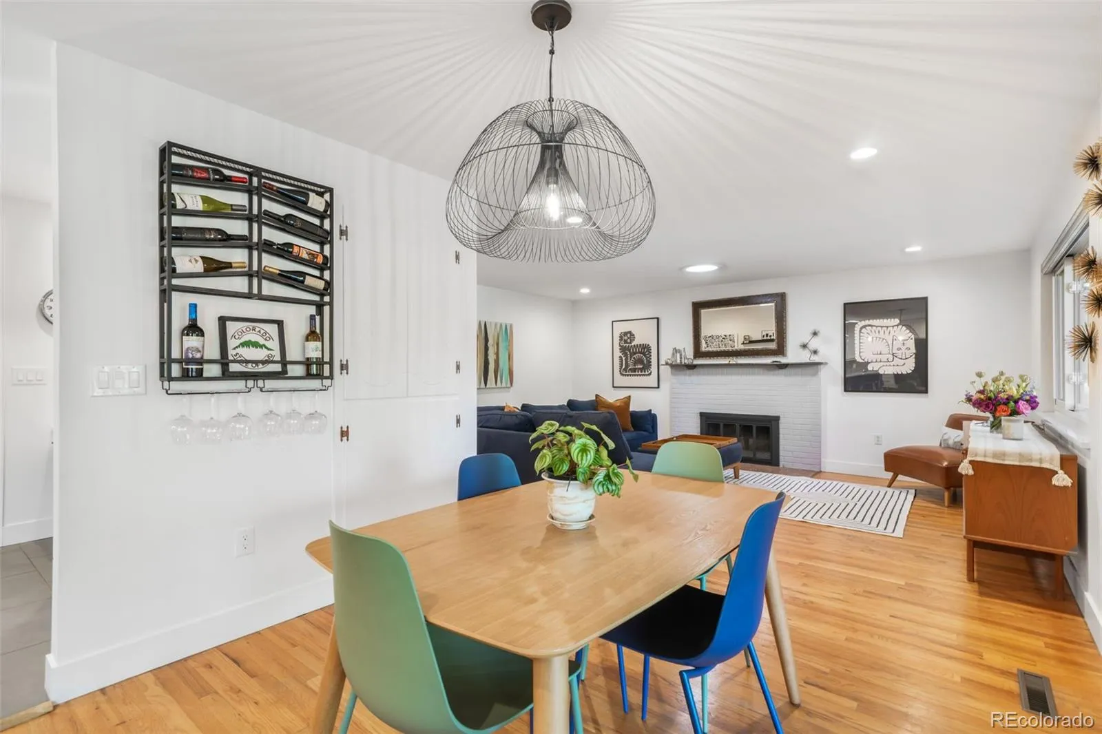 04172026201049 1600 8