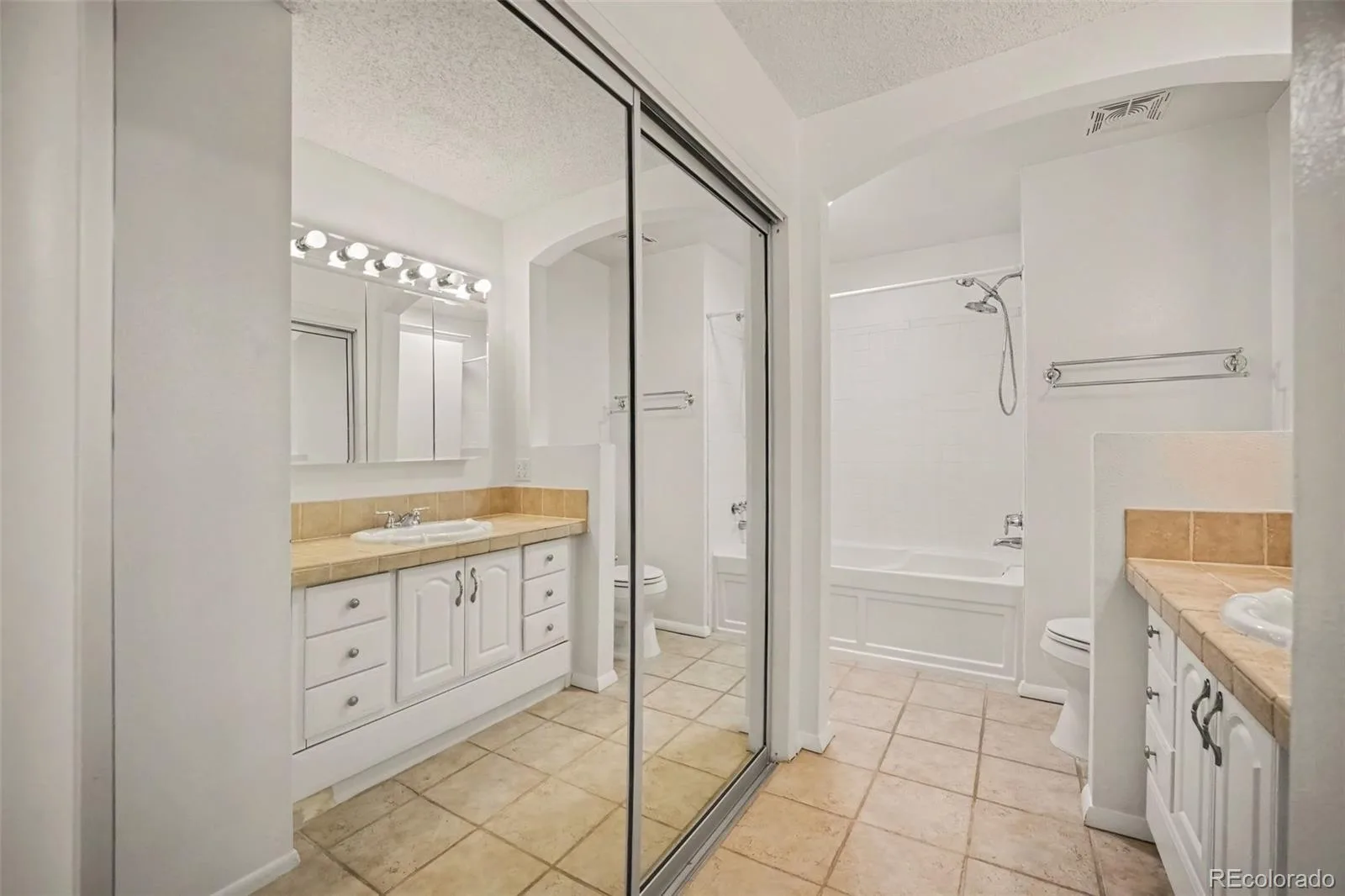 3395 S Pontiac Street Denver CO 80224 | MLS #REC7181796 08192026181543 1600 21