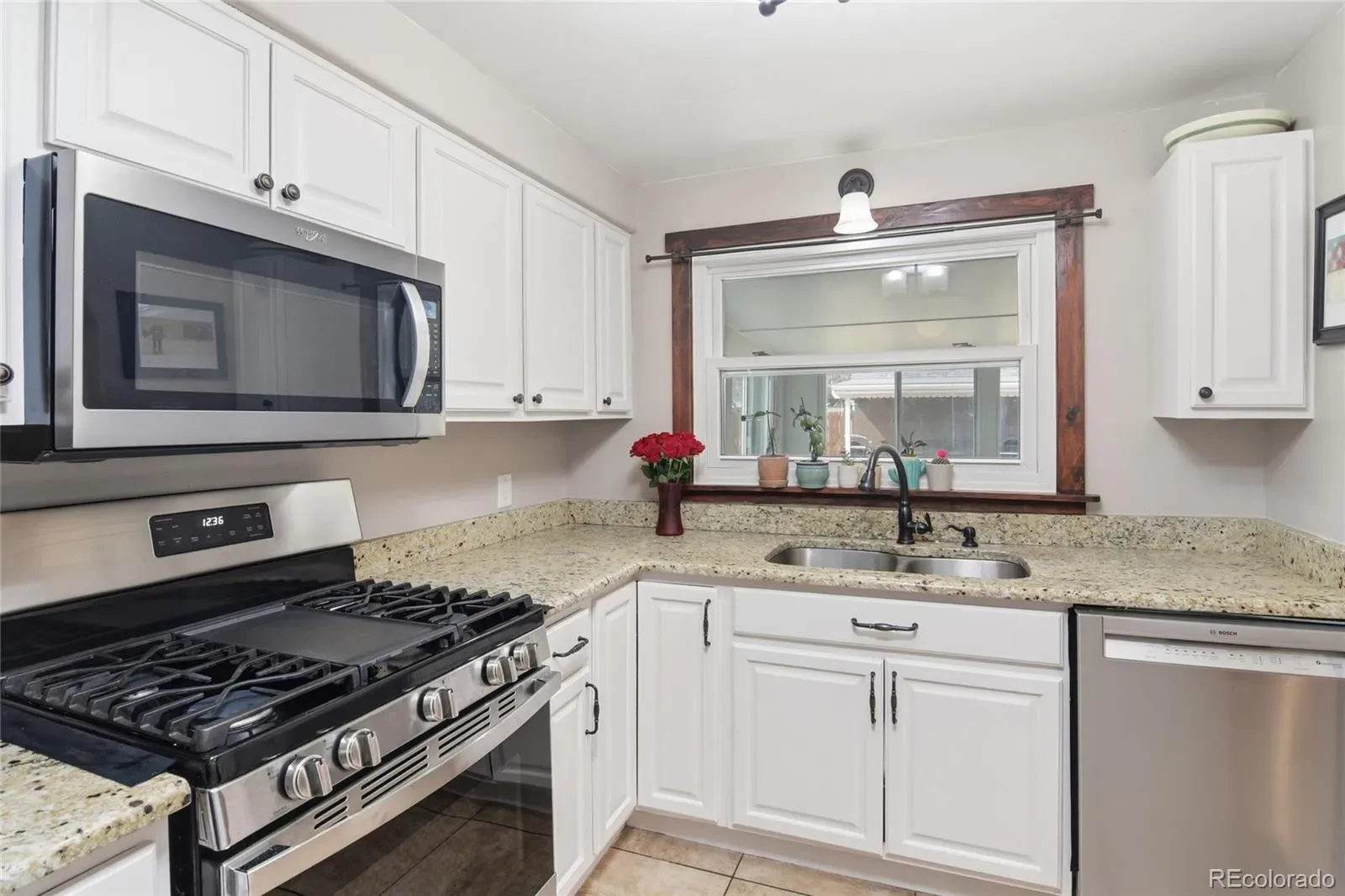 923 Geneva Street Aurora CO 80010 MLS #REC7182408 03242026174939 1600 10