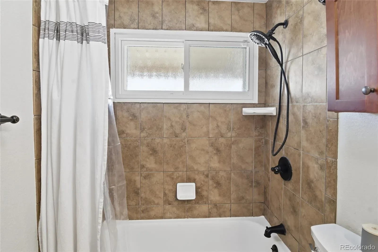 923 Geneva Street Aurora CO 80010 MLS #REC7182408 03242026174939 1600 21