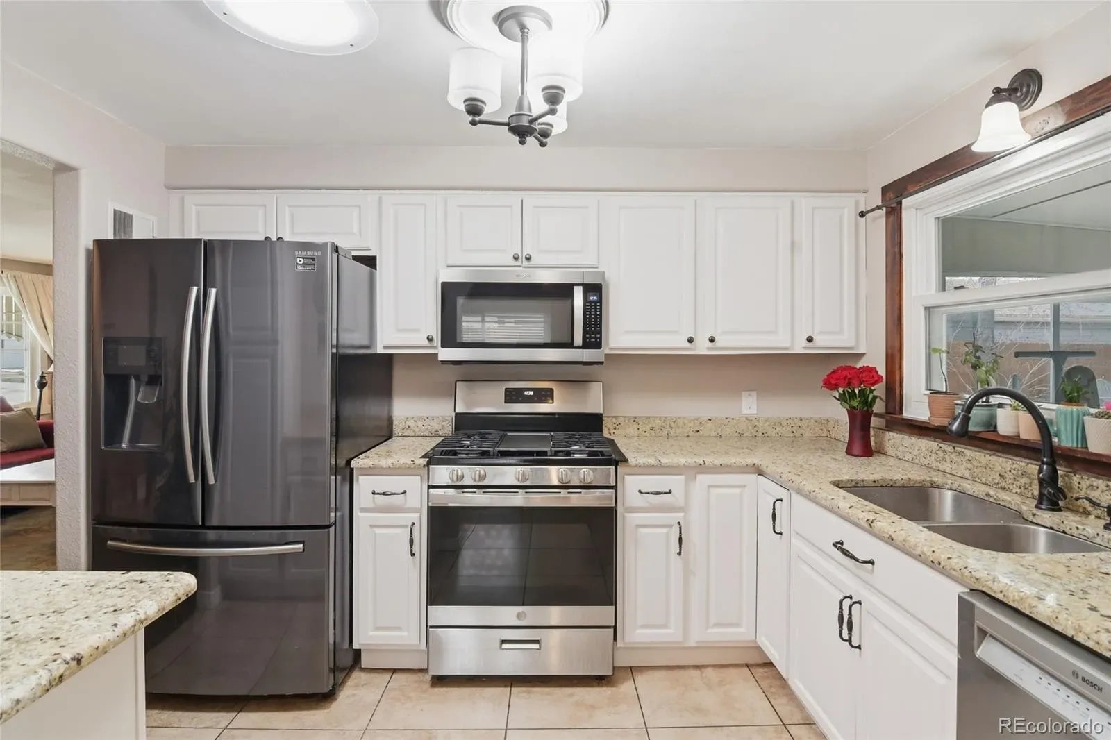 923 Geneva Street Aurora CO 80010 MLS #REC7182408 03242026174939 1600 8