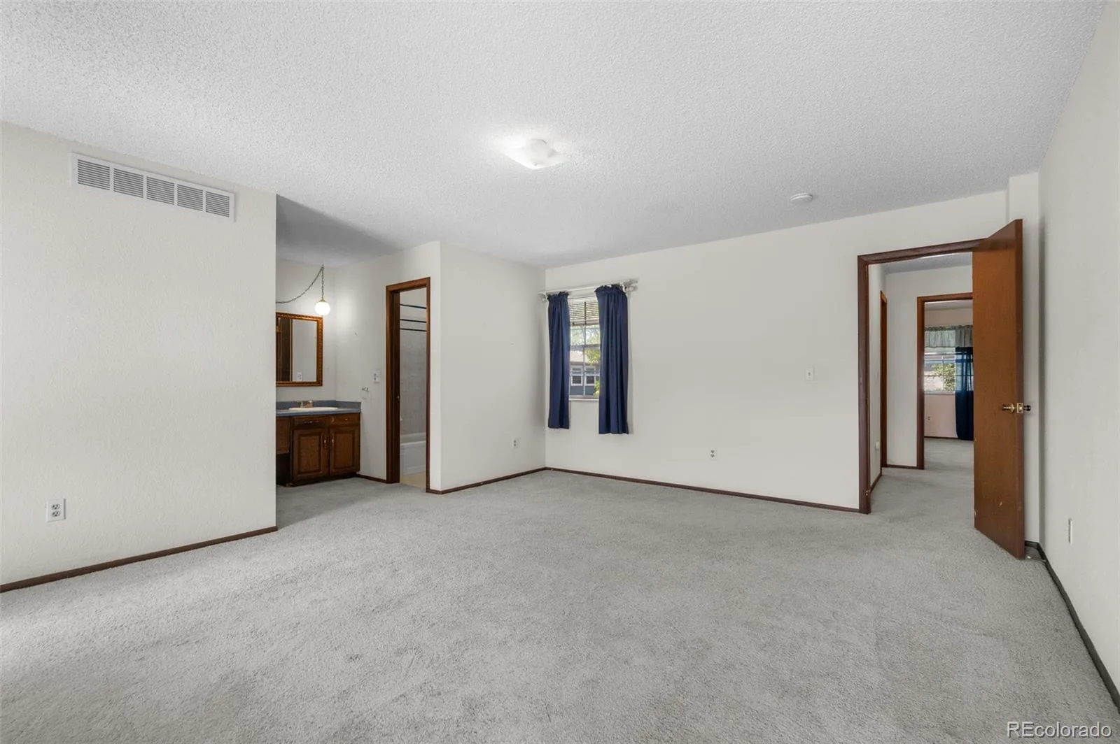 2724 S Xanadu Way Aurora CO 80014 | MLS #REC7182629 08312026162136 1600 12