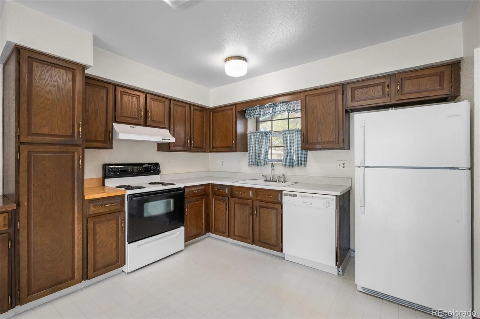 2724 S Xanadu Way Aurora CO 80014 | MLS #REC7182629 08312026162136 1600 8