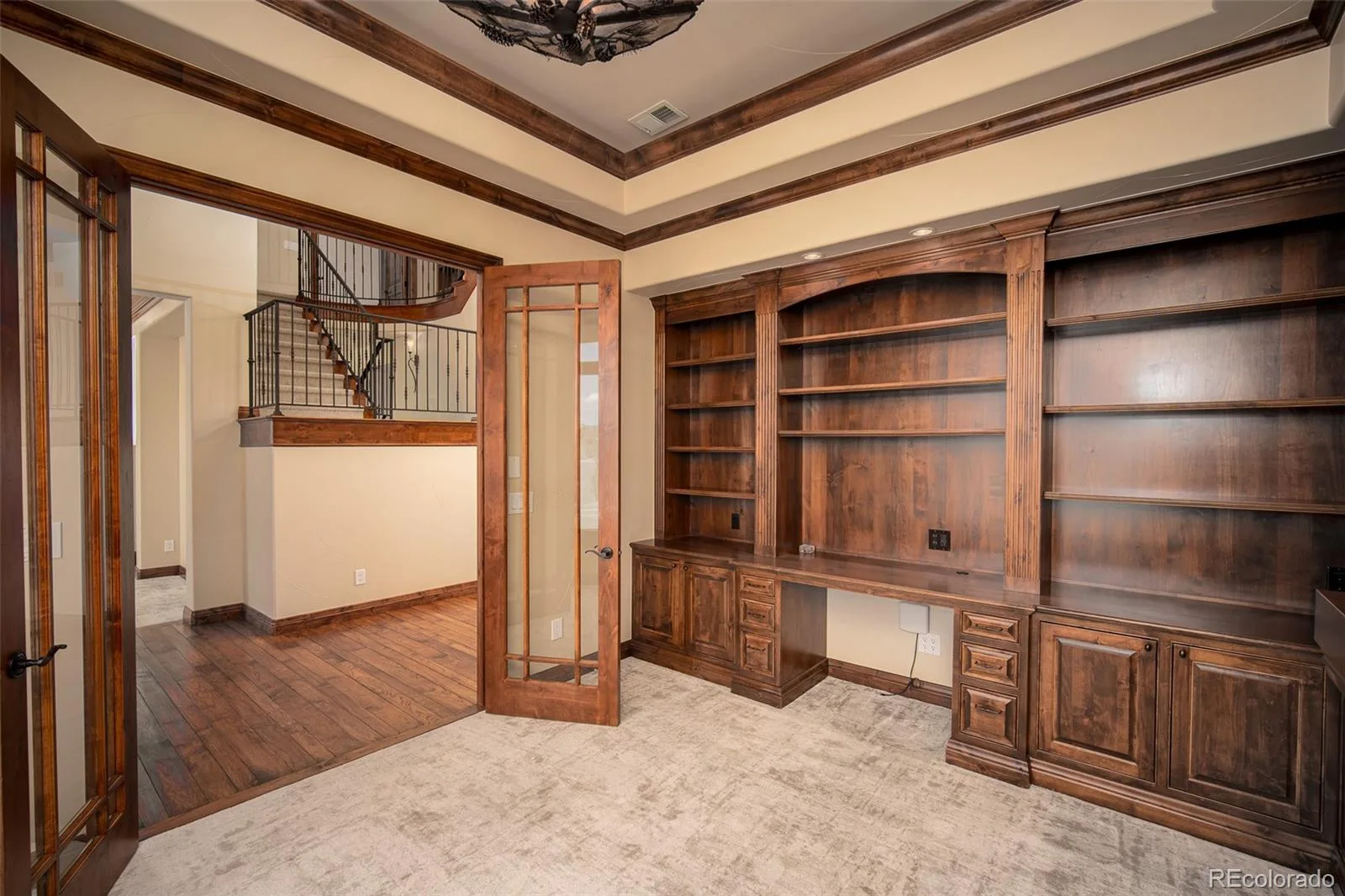 9677 Sara Gulch Circle Parker CO 80138 | MLS #REC7184482 06252026013023 1600 14