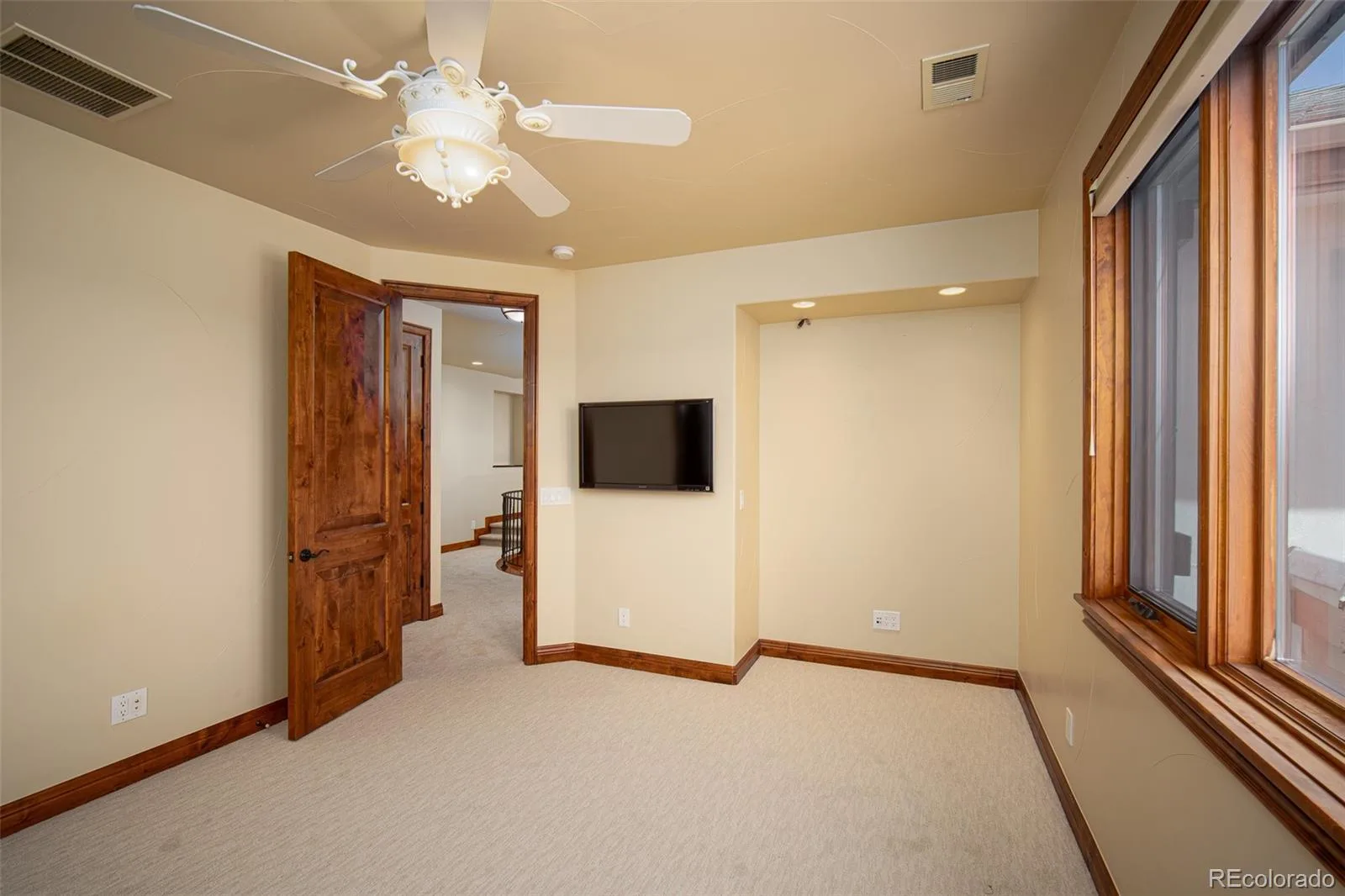 9677 Sara Gulch Circle Parker CO 80138 | MLS #REC7184482 06252026013023 1600 39