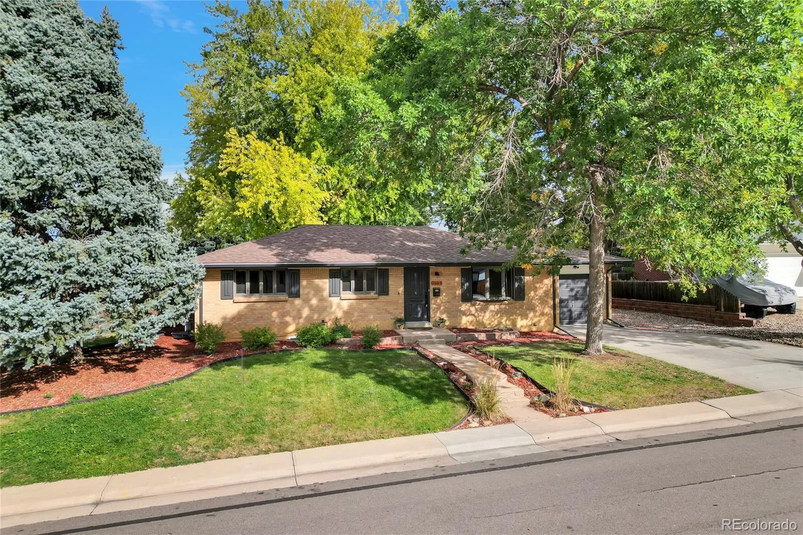 6604 S Lee Court Centennial CO 80121 | MLS #REC7185333 09232026004834 1600 2