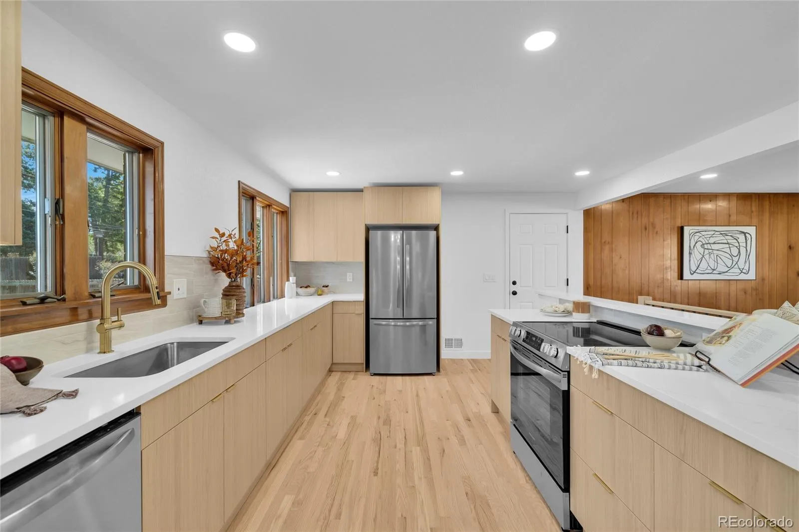 6604 S Lee Court Centennial CO 80121 | MLS #REC7185333 09232026004834 1600 5
