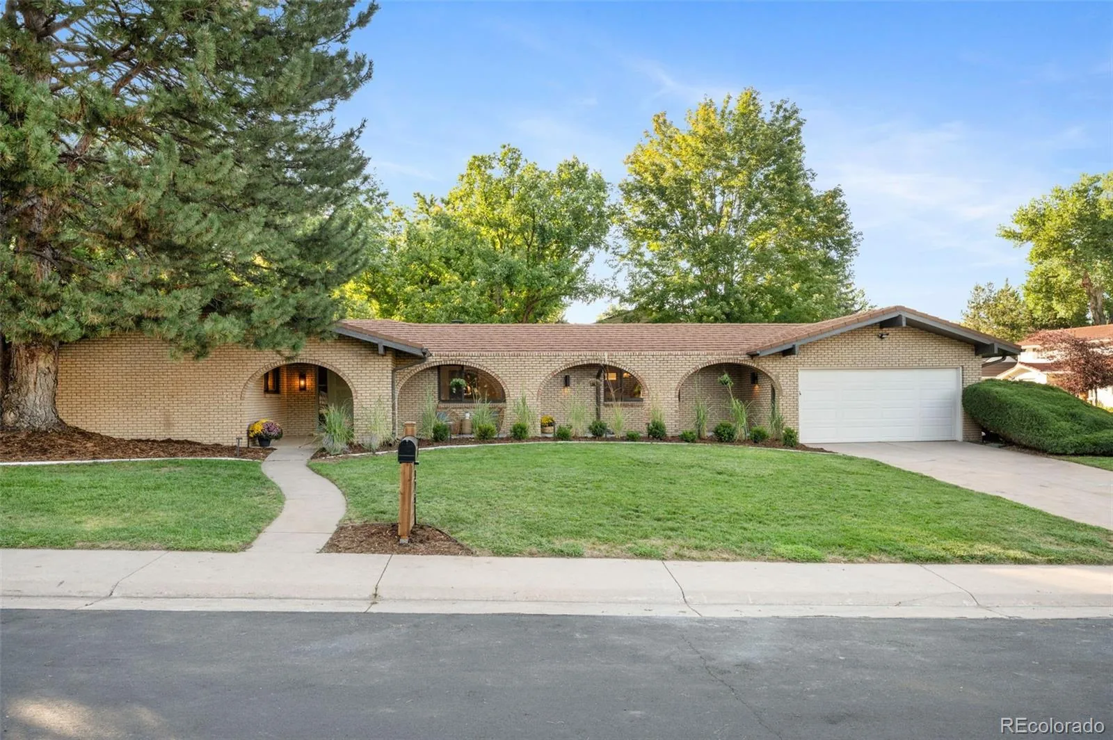 3701 S Peach Way Denver CO 80237 | MLS #REC7189336 08222026205813 1600 1