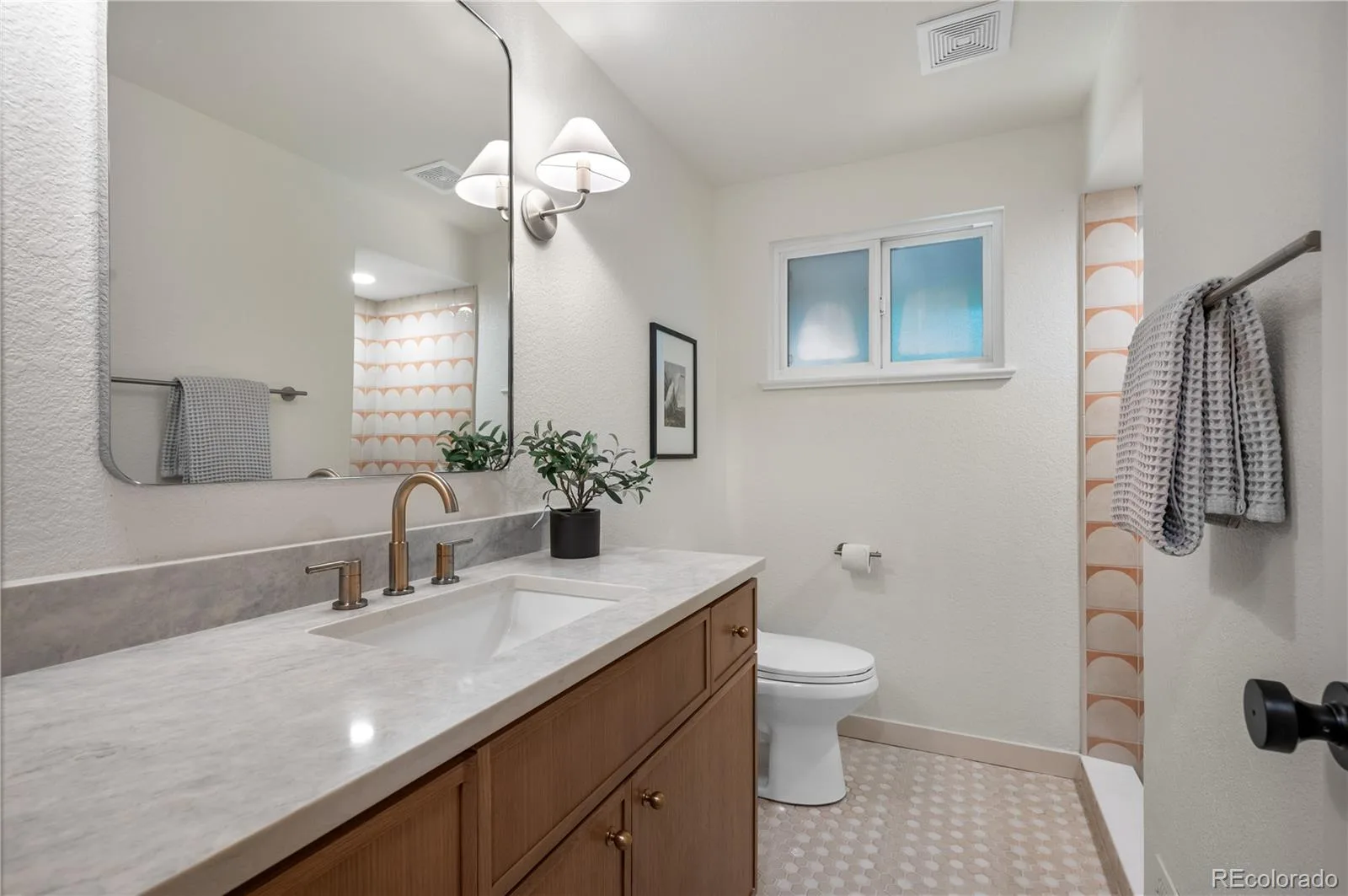 3701 S Peach Way Denver CO 80237 | MLS #REC7189336 08222026205813 1600 26
