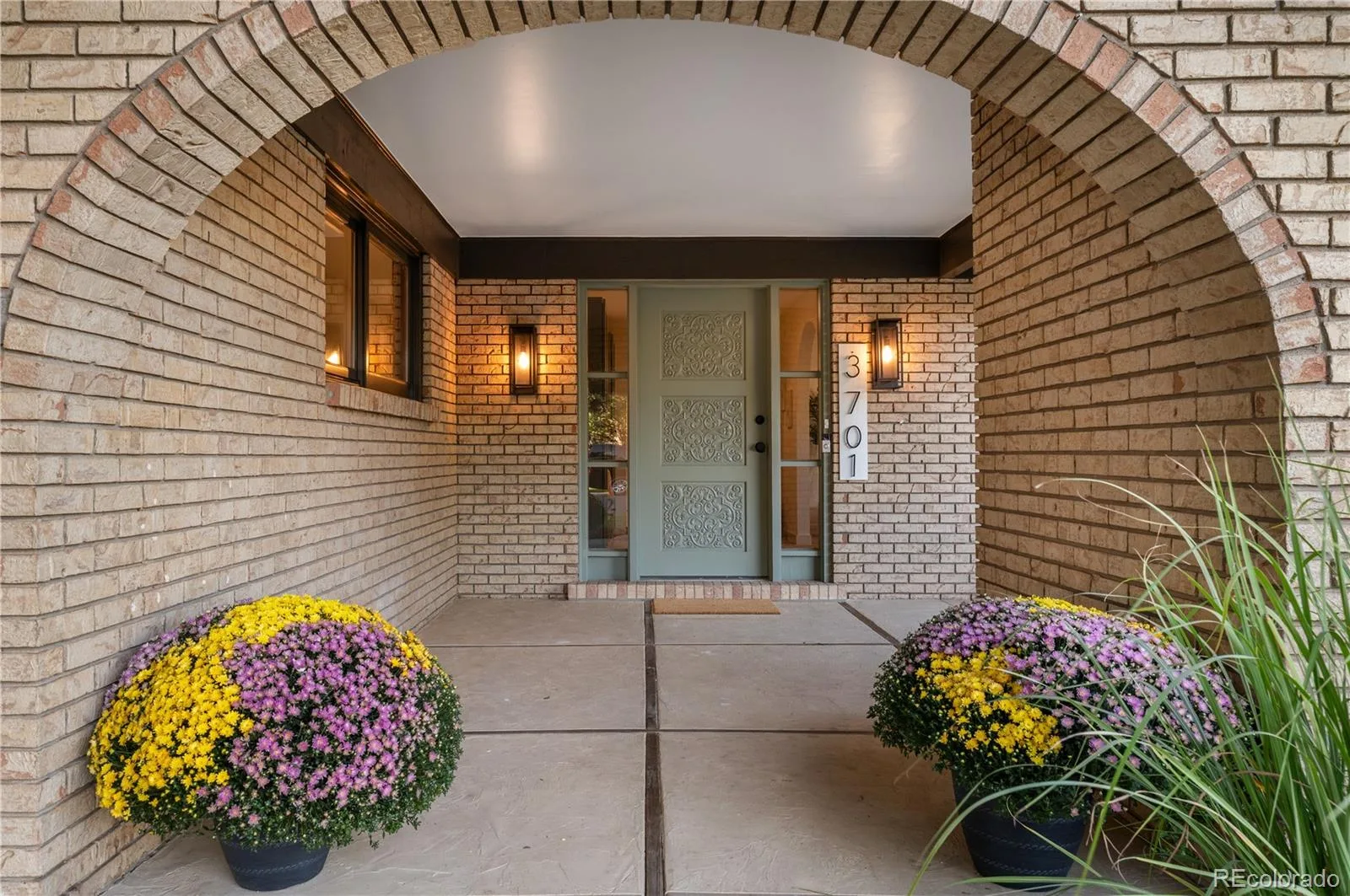 3701 S Peach Way Denver CO 80237 | MLS #REC7189336 08222026205813 1600 3