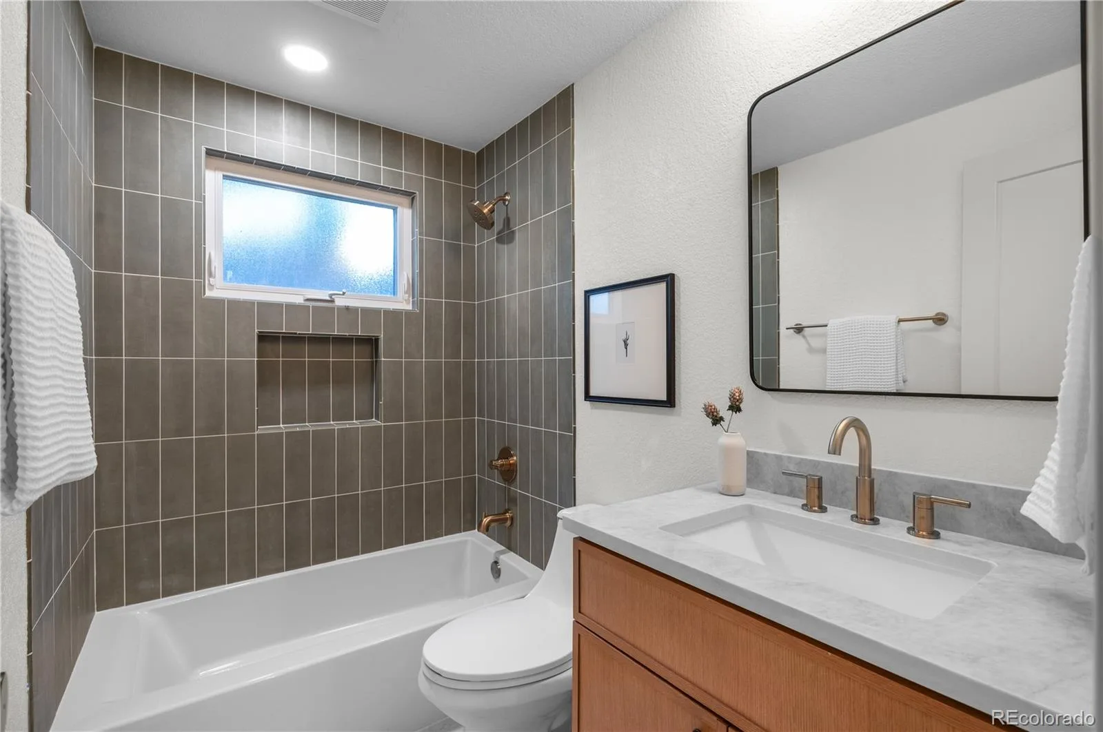 3701 S Peach Way Denver CO 80237 | MLS #REC7189336 08222026205813 1600 36