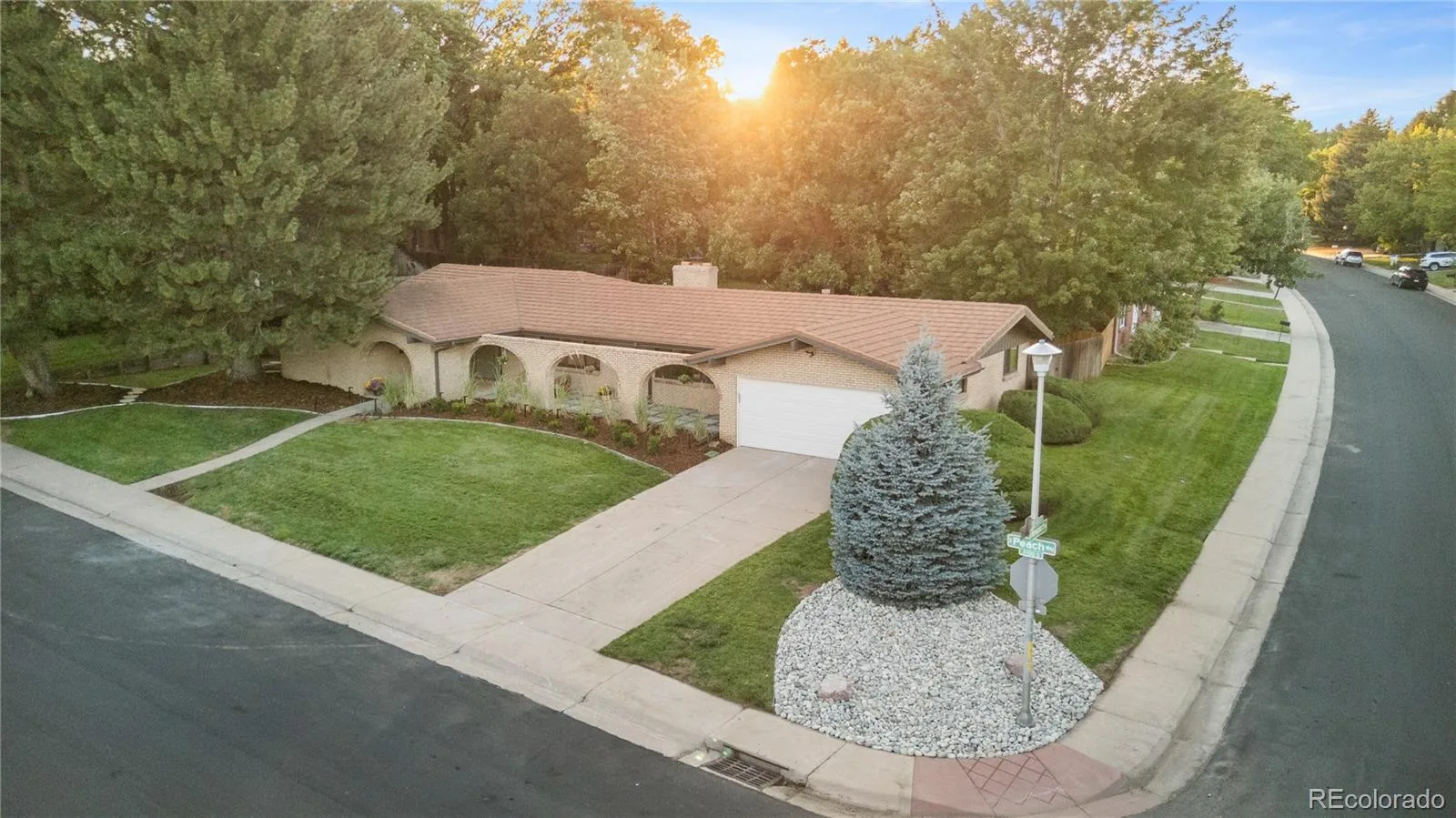 3701 S Peach Way Denver CO 80237 | MLS #REC7189336 08222026205813 1600 42