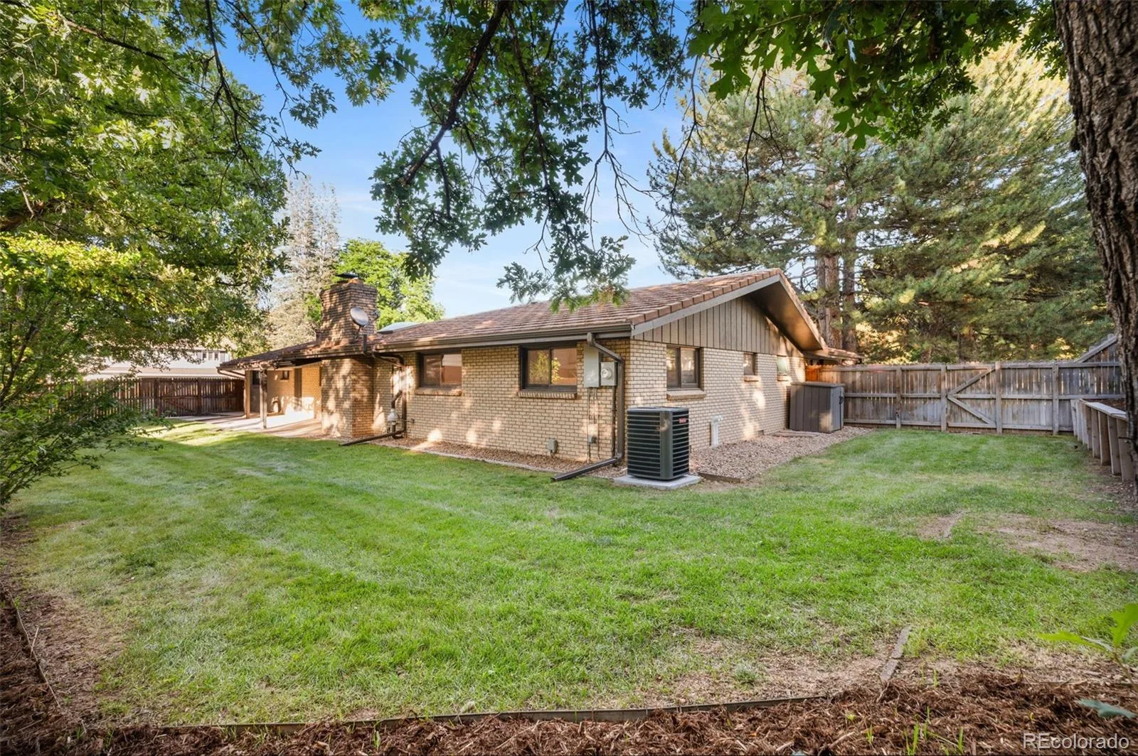 3701 S Peach Way Denver CO 80237 | MLS #REC7189336 08222026205813 1600 45