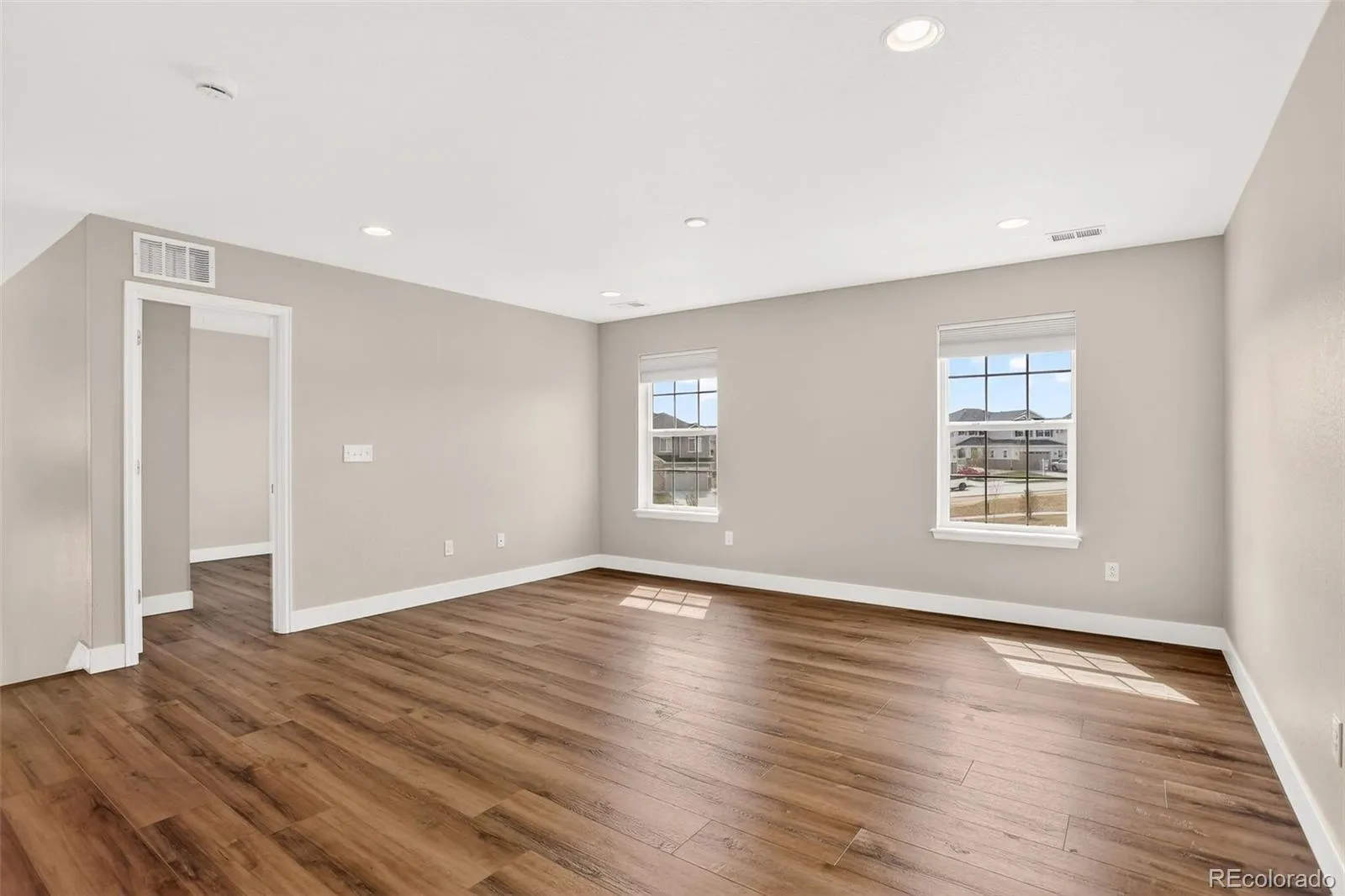 7318 S Yantley Way Aurora CO 80016 MLS #REC7189537 05122026012457 1600 22