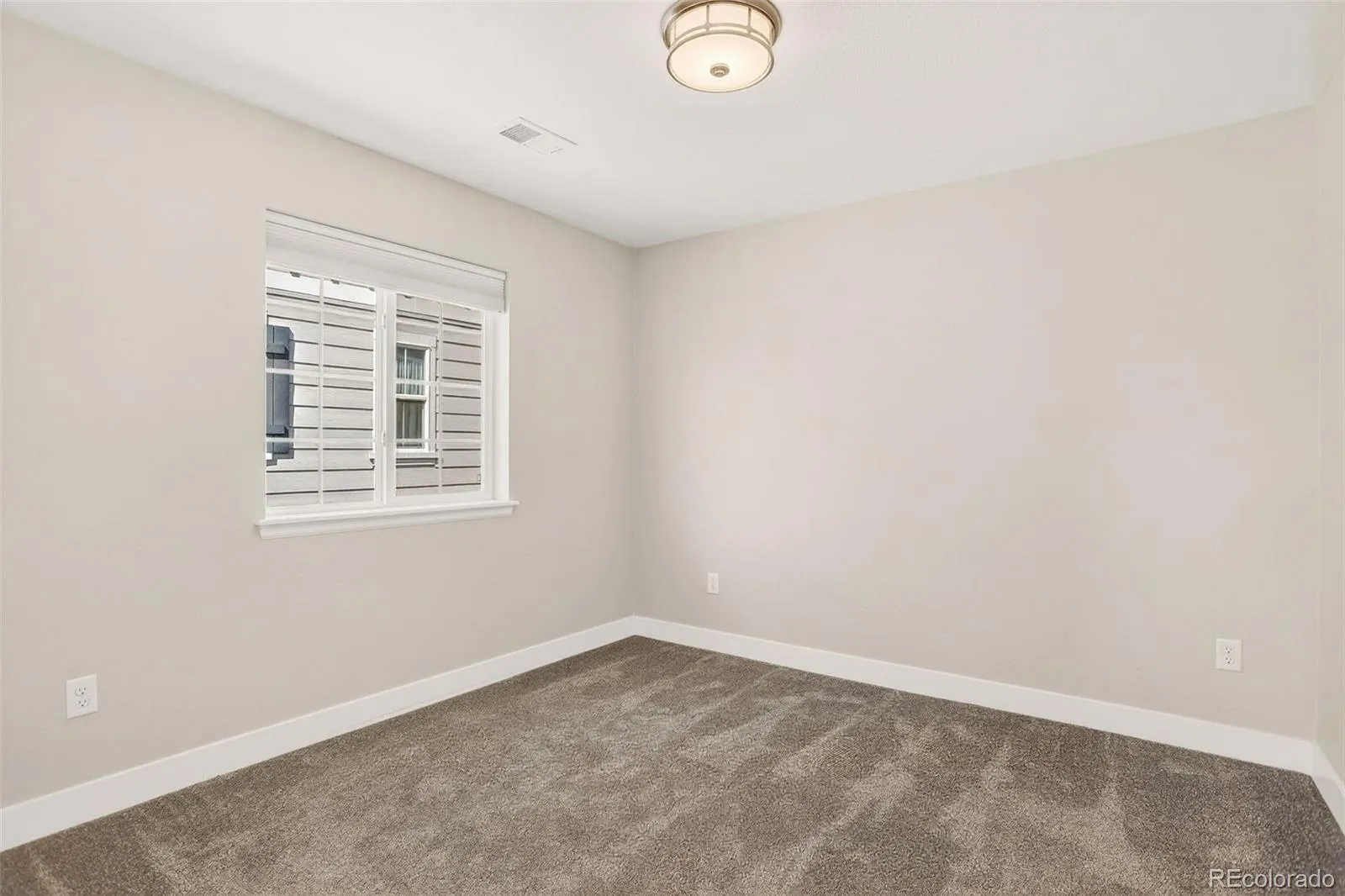7318 S Yantley Way Aurora CO 80016 MLS #REC7189537 05122026012457 1600 27