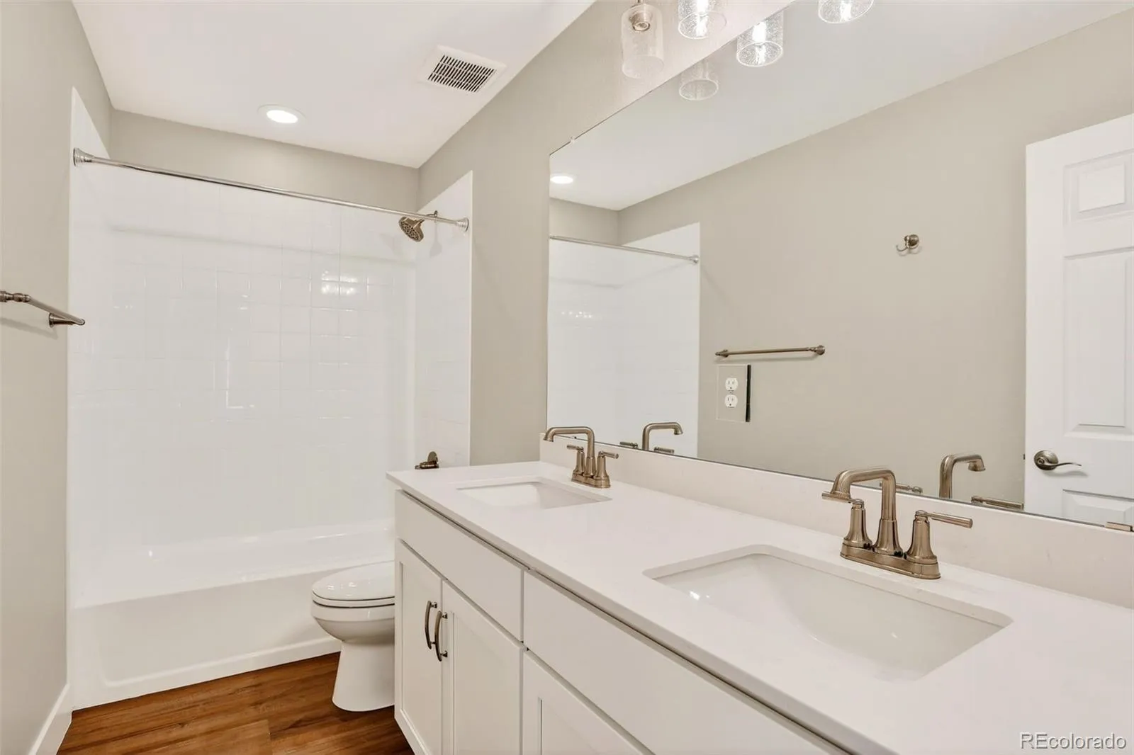 7318 S Yantley Way Aurora CO 80016 MLS #REC7189537 05122026012457 1600 29