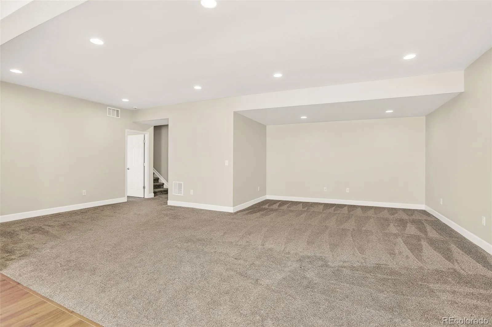 7318 S Yantley Way Aurora CO 80016 MLS #REC7189537 05122026012457 1600 33
