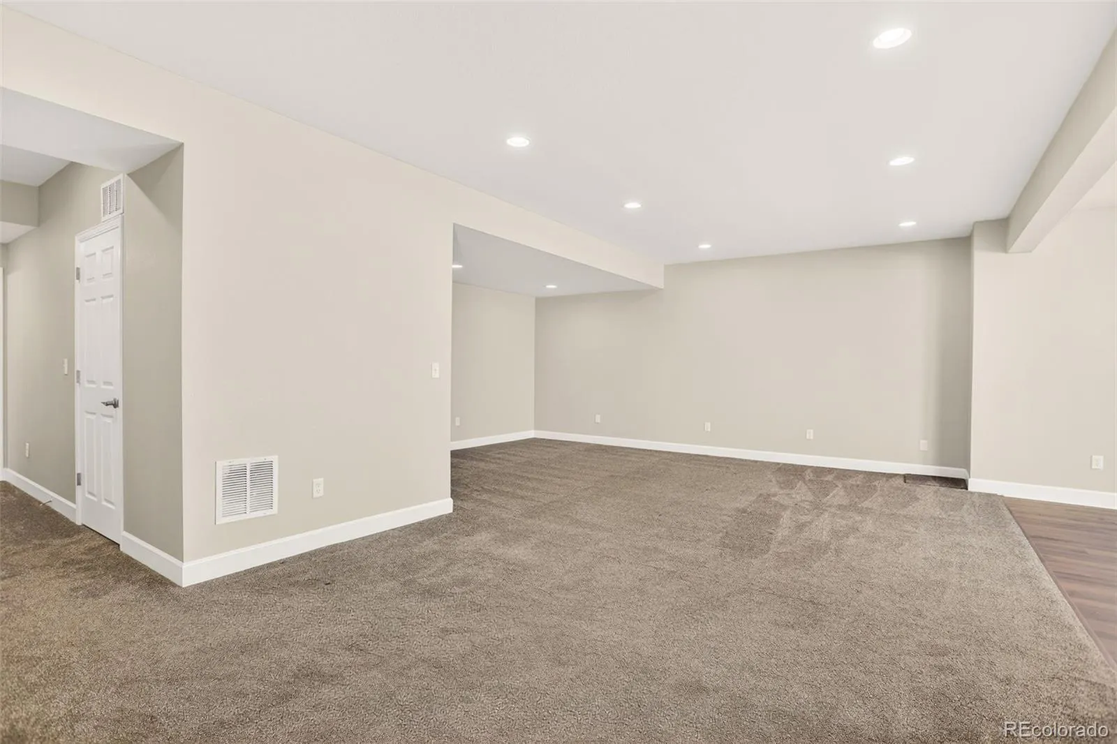 7318 S Yantley Way Aurora CO 80016 MLS #REC7189537 05122026012457 1600 34