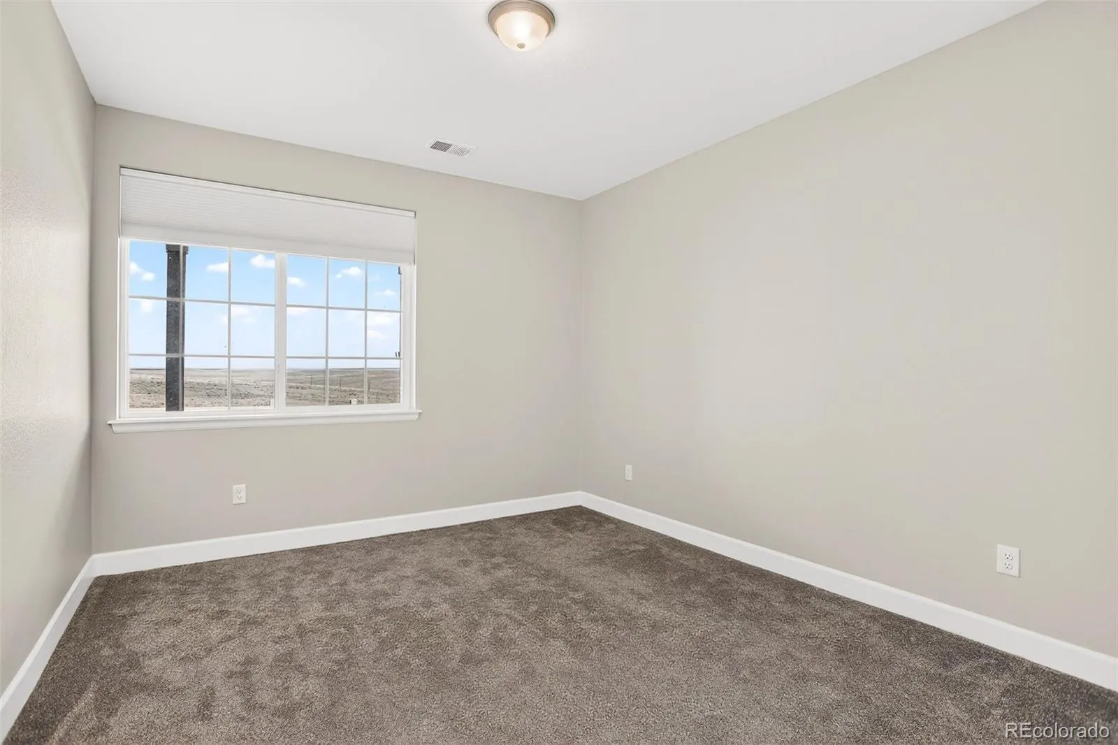 7318 S Yantley Way Aurora CO 80016 MLS #REC7189537 05122026012457 1600 35