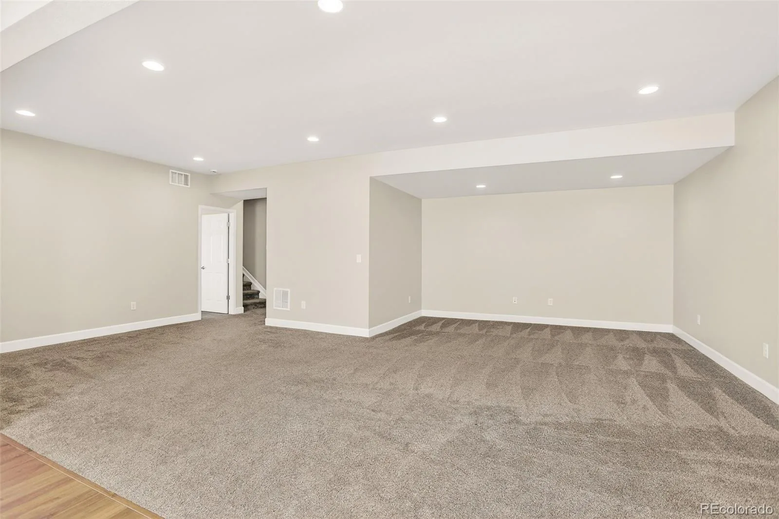 7318 S Yantley Way Aurora CO 80016 | MLS #REC7189537 09222026195728 1600 33