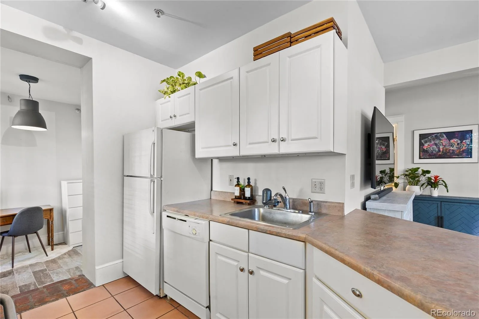 325 E 18th Avenue #107 Denver CO 80203 MLS #REC7193499 06042026142651 1600 12