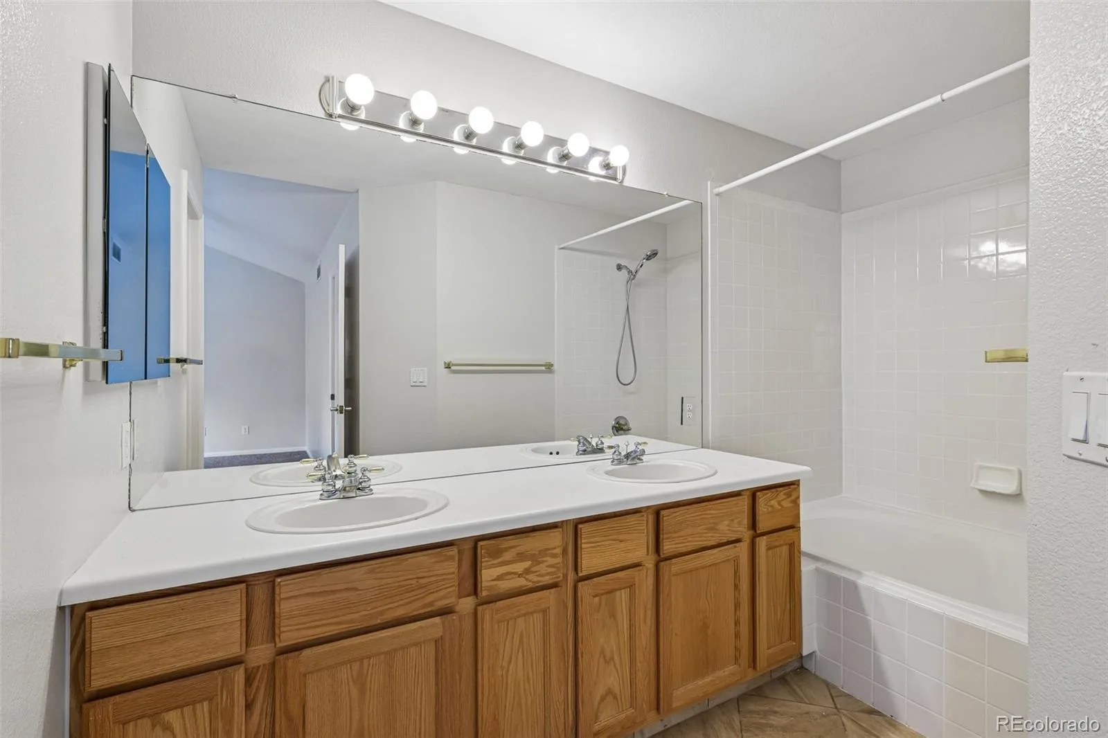 4044 E Geddes Circle Centennial CO 80122 | MLS #REC7201097 07082026224318 1600 22