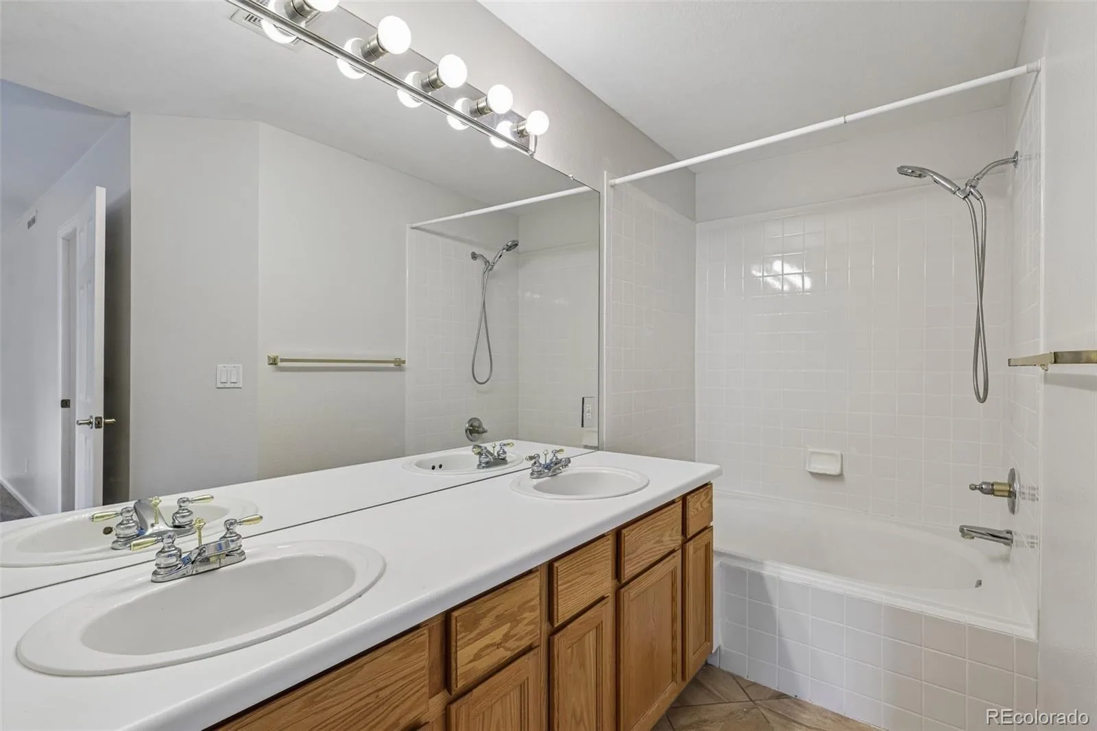 4044 E Geddes Circle Centennial CO 80122 | MLS #REC7201097 07082026224318 1600 23