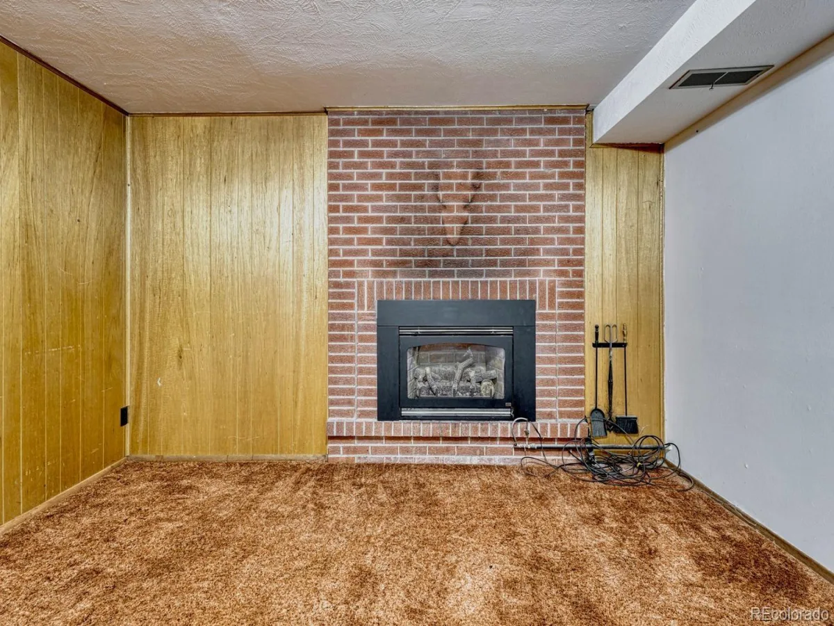 8350 S Ammons Street Littleton CO 80128 | MLS #REC7205969 07062026205911 1200 25